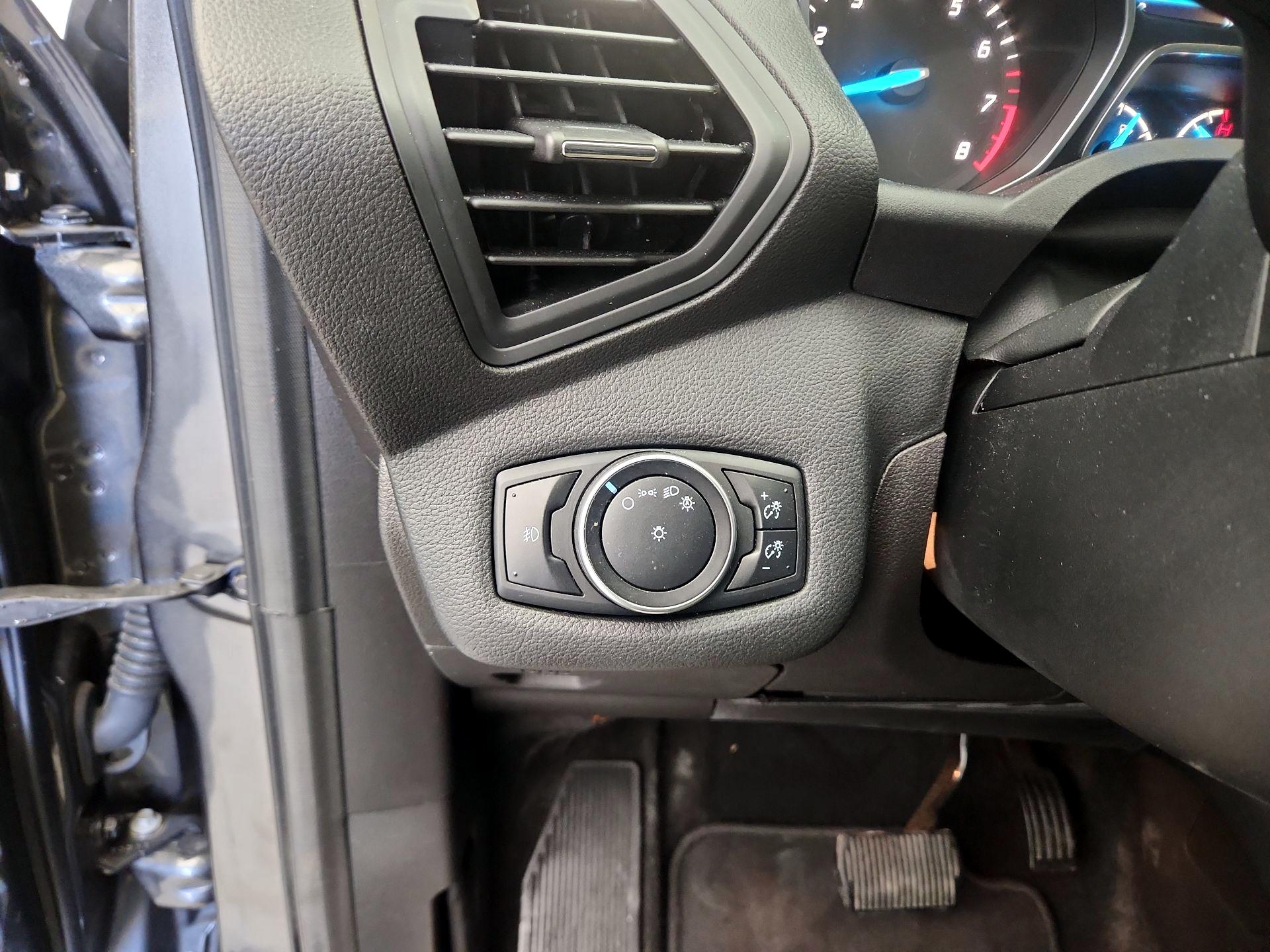 Thumbnail: 2016 Ford Escape - 13