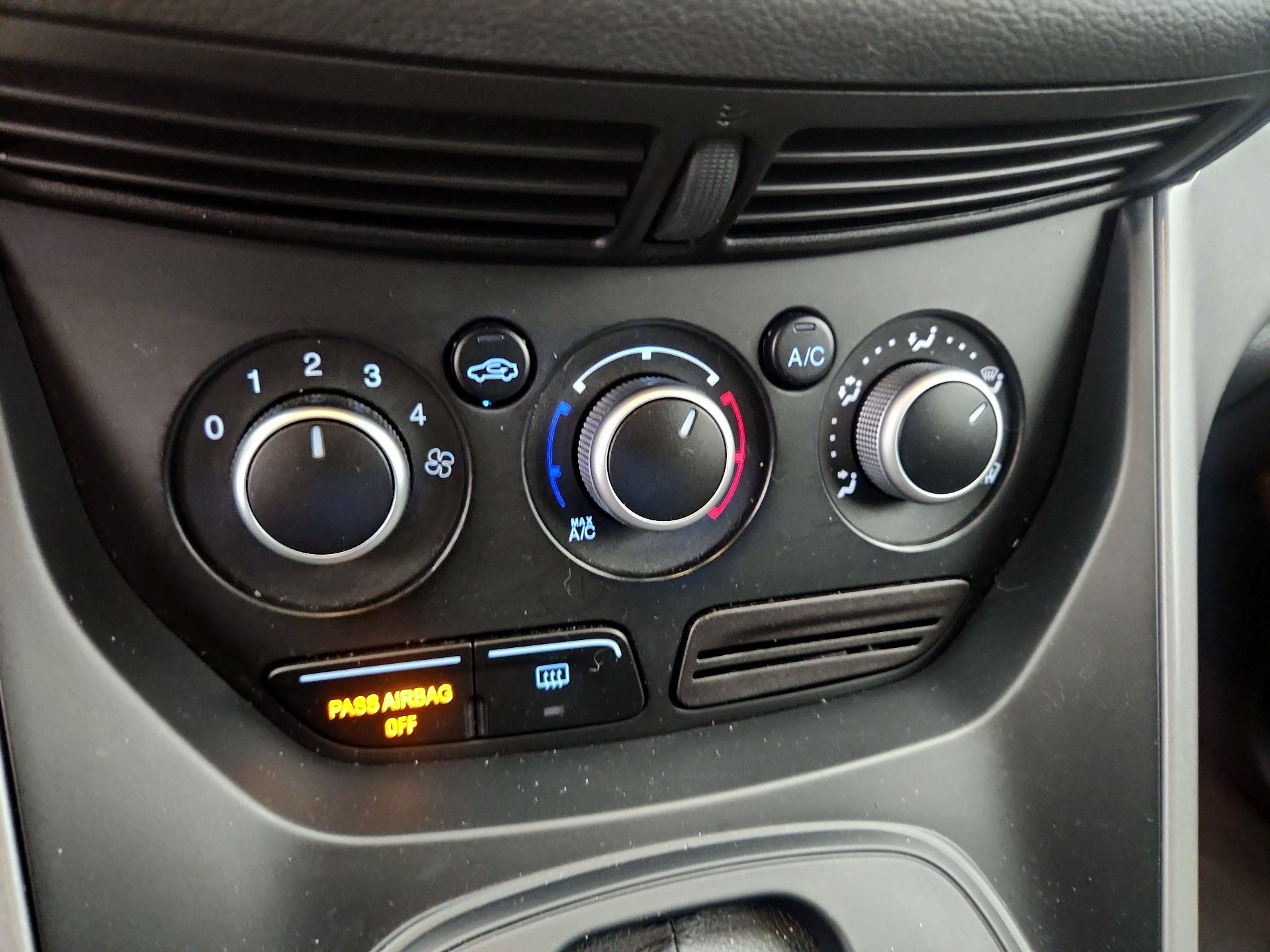 Thumbnail: 2016 Ford Escape - 16