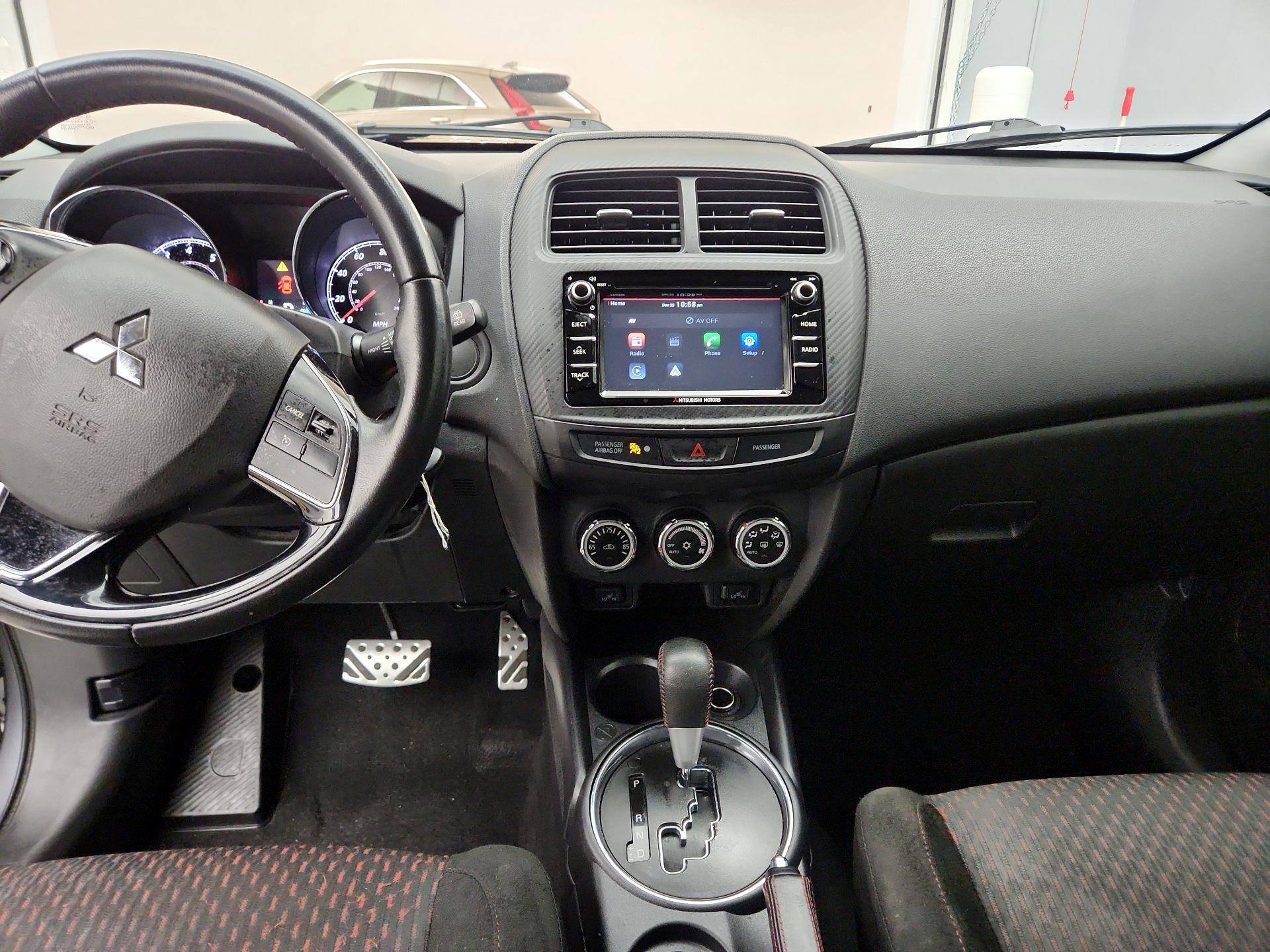 Thumbnail: 2017 Mitsubishi Outlander Sport - 9