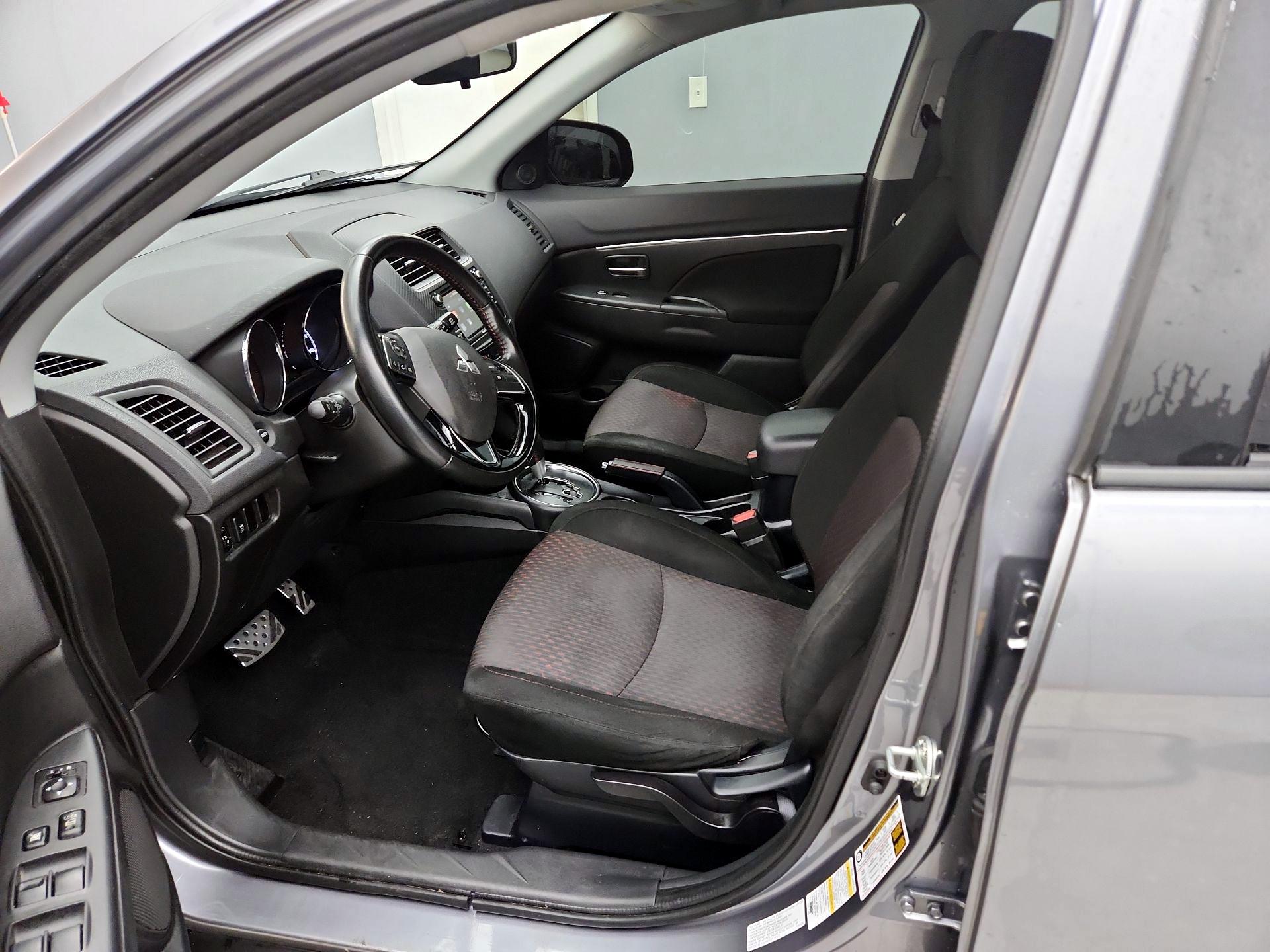 Thumbnail: 2017 Mitsubishi Outlander Sport - 11