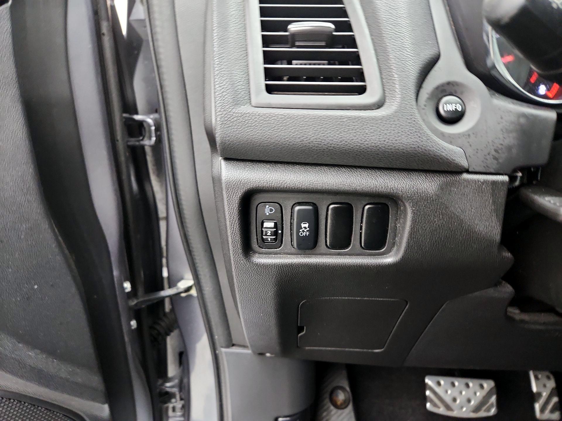 Thumbnail: 2017 Mitsubishi Outlander Sport - 13