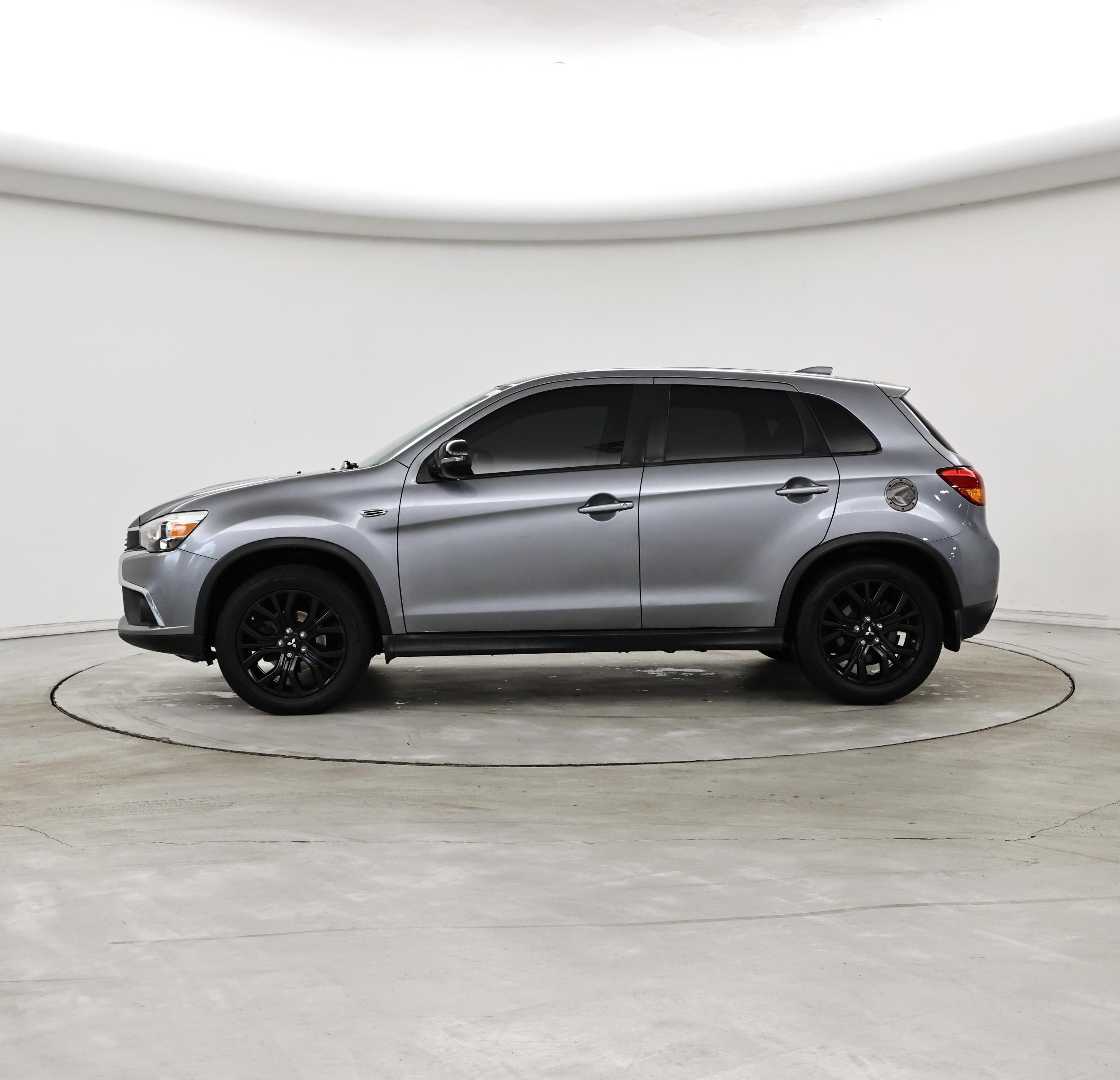 Thumbnail: 2017 Mitsubishi Outlander Sport - 3