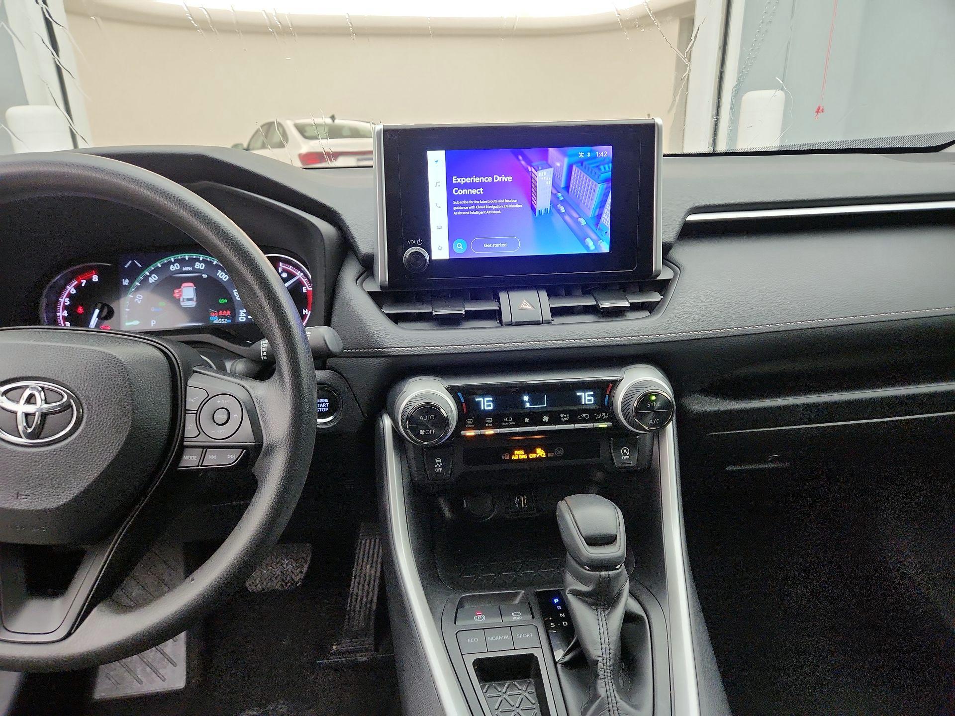 Thumbnail: 2024 Toyota RAV4 - 9