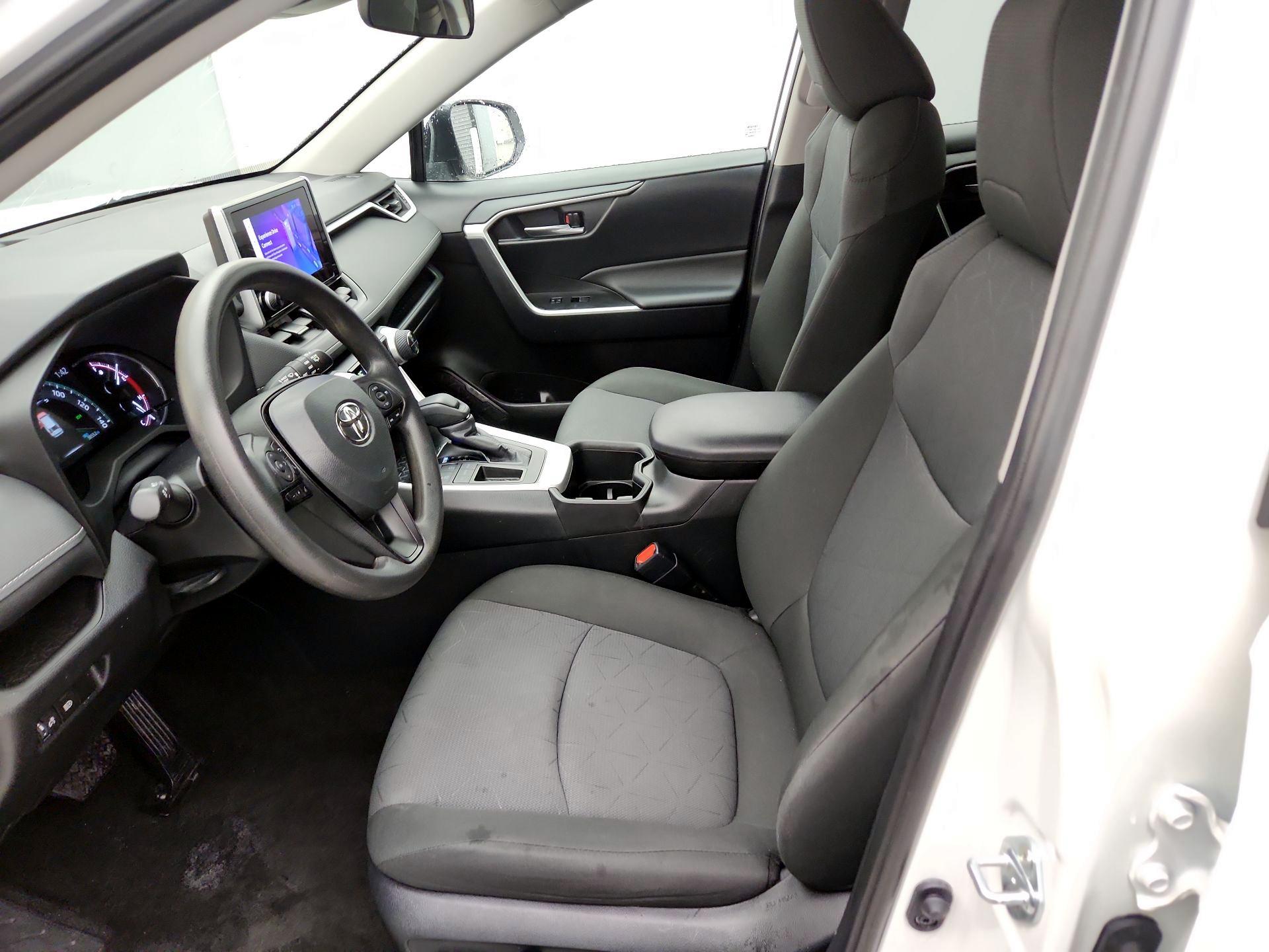 Thumbnail: 2024 Toyota RAV4 - 11