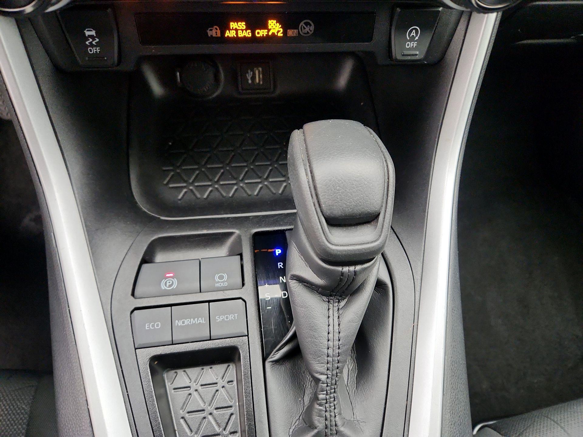 Thumbnail: 2024 Toyota RAV4 - 17