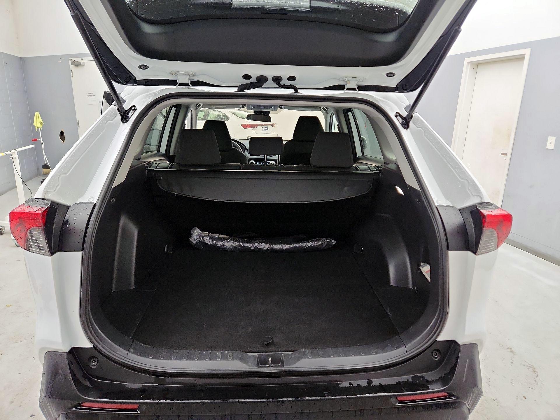 Thumbnail: 2024 Toyota RAV4 - 20