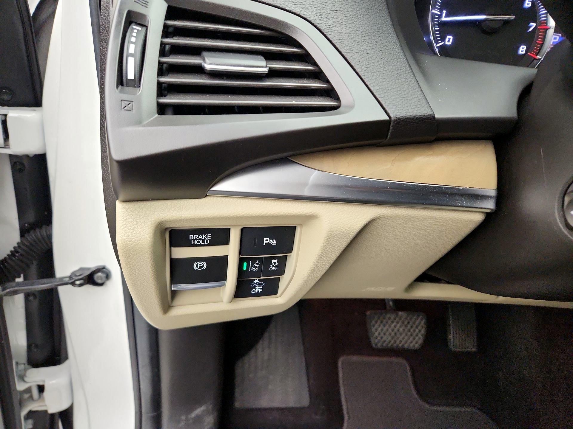 Thumbnail: 2020 Acura MDX - 13