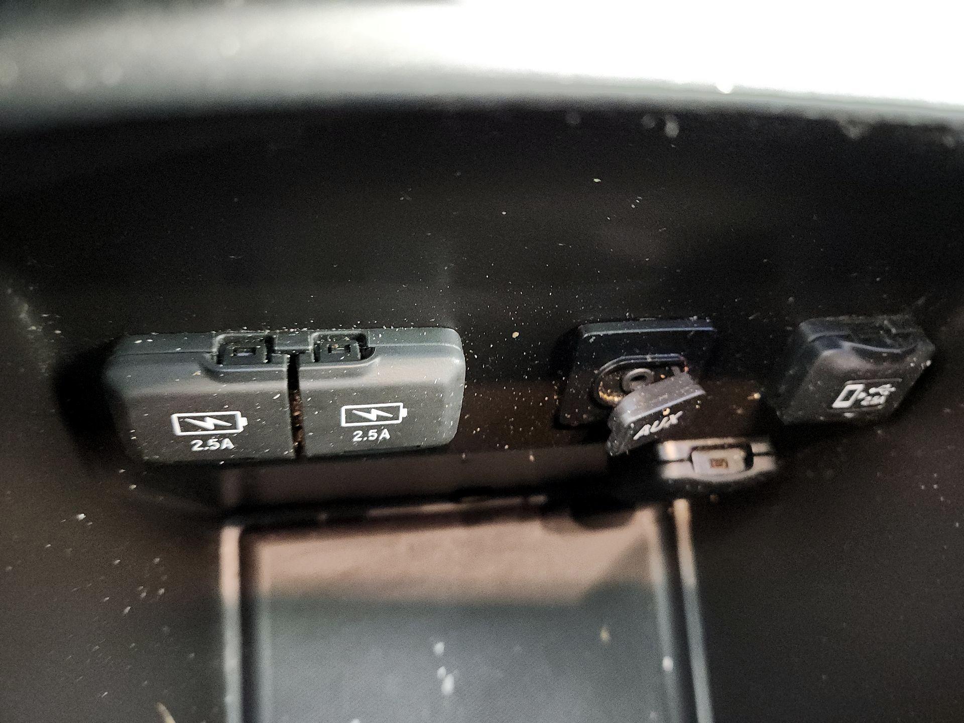 Thumbnail: 2020 Acura MDX - 19