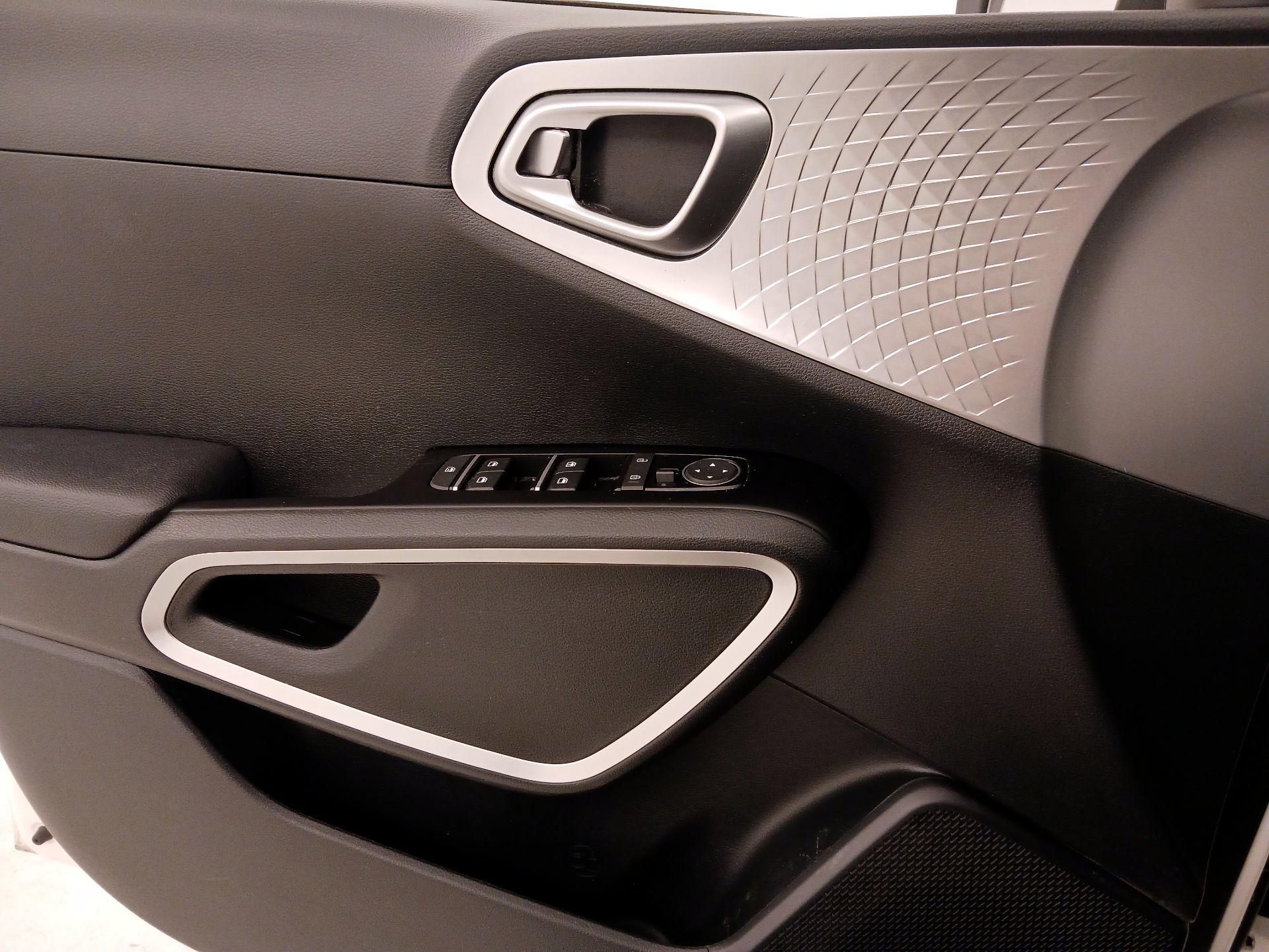 Thumbnail: 2023 Kia Soul - 12