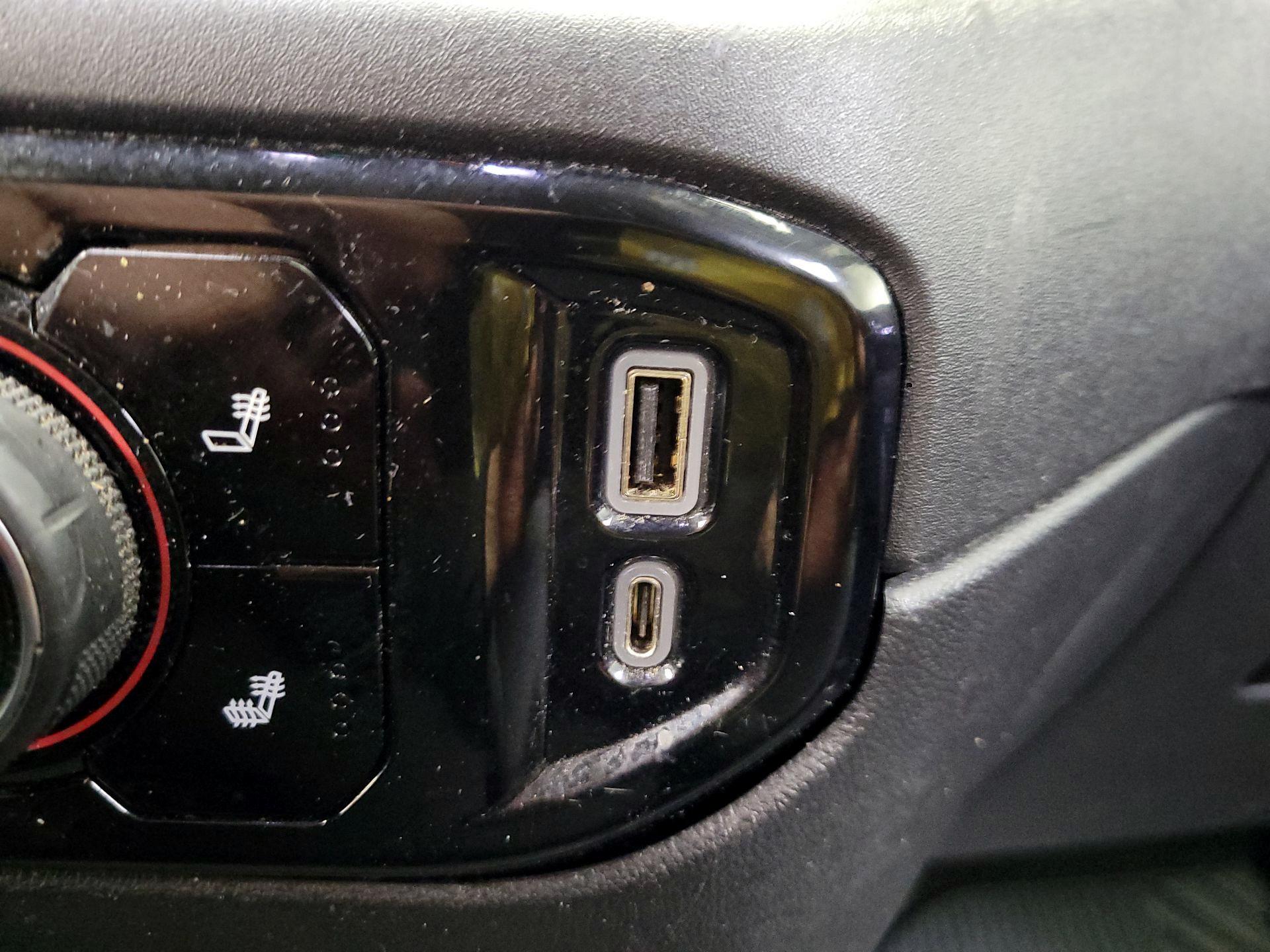 Thumbnail: 2022 Chevrolet Silverado 1500 - 19