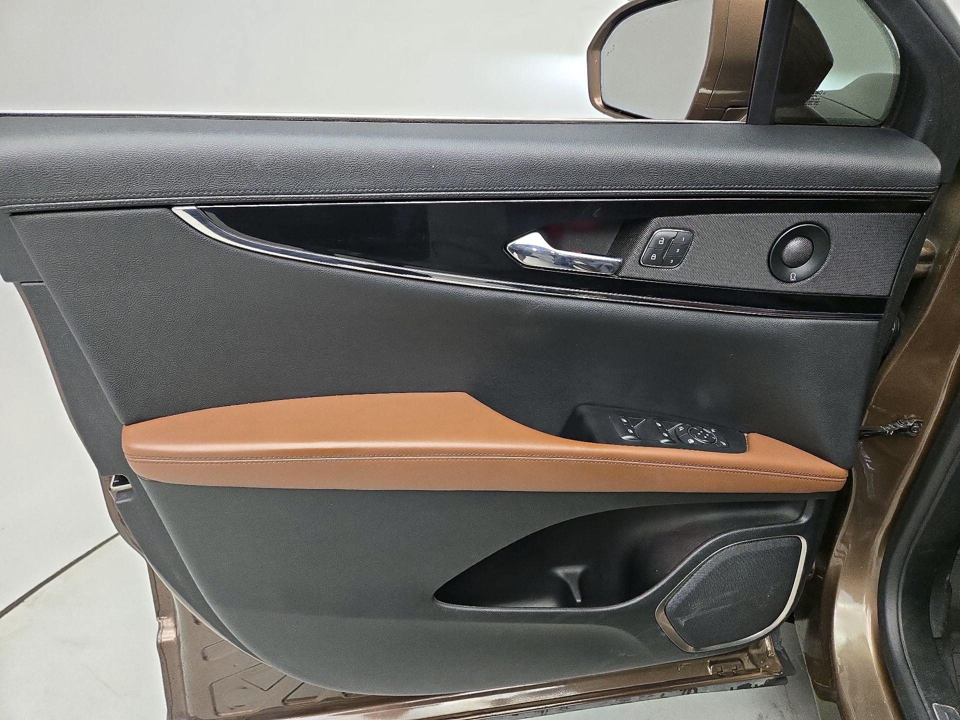 Thumbnail: 2022 Lincoln Nautilus - 12