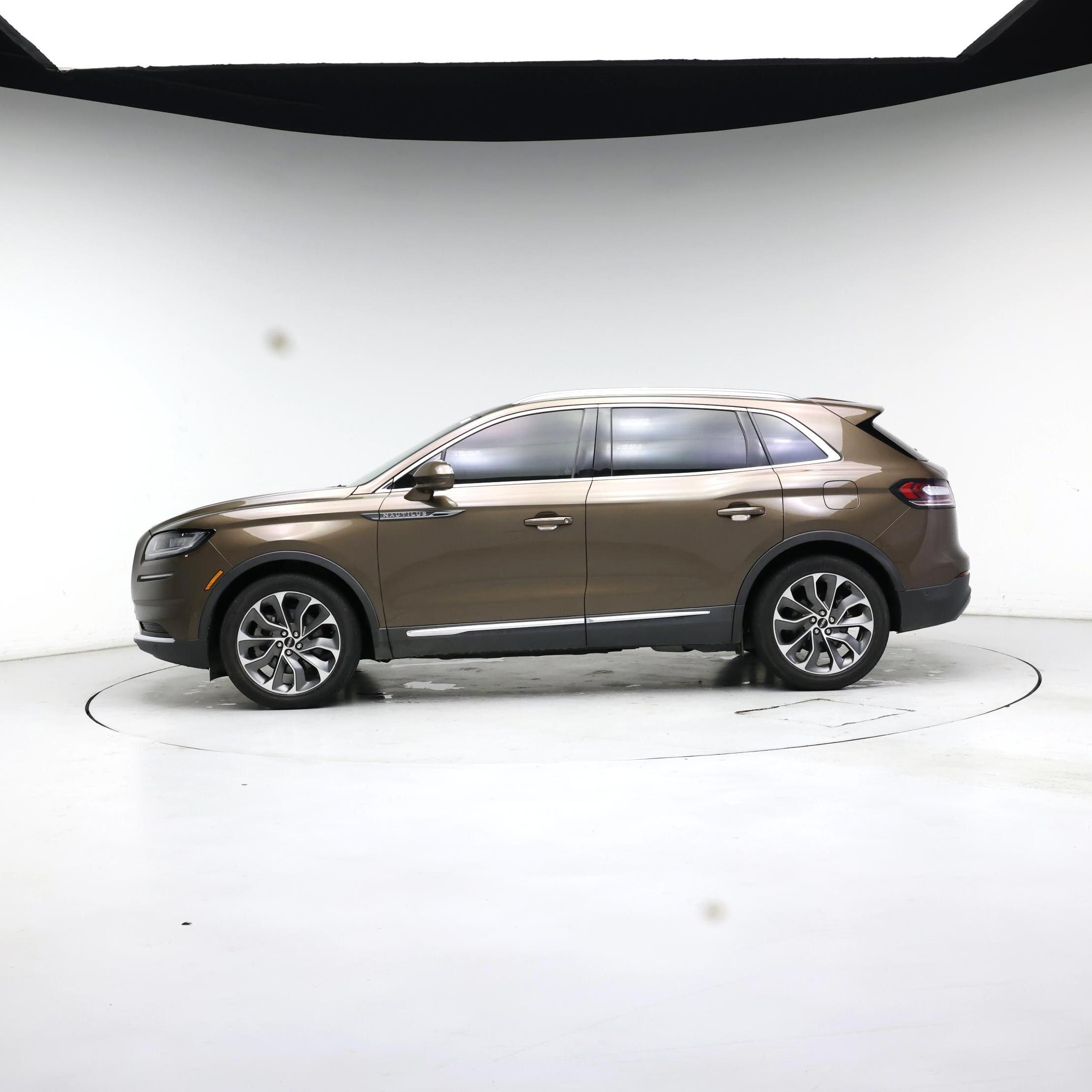 Thumbnail: 2022 Lincoln Nautilus - 3