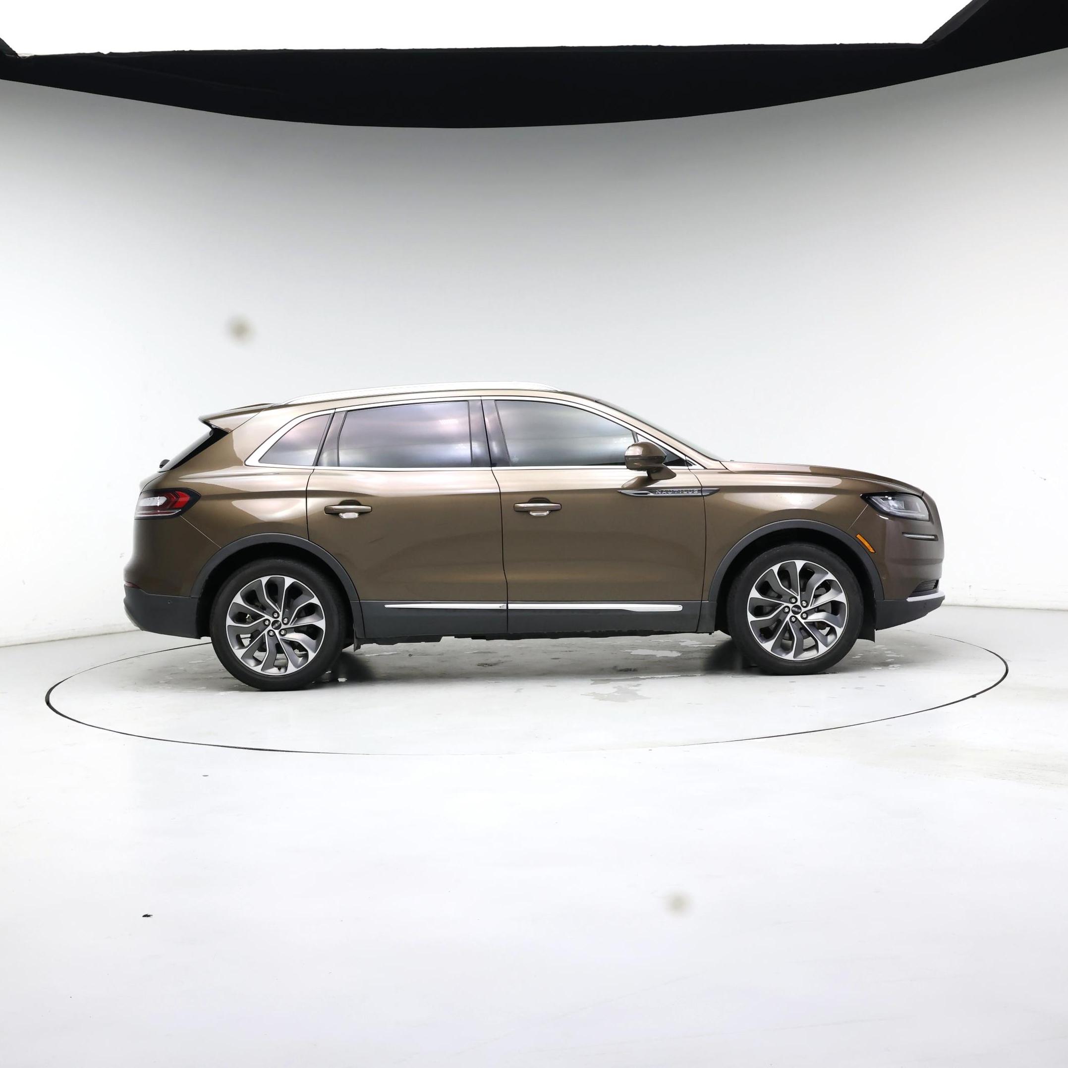 Thumbnail: 2022 Lincoln Nautilus - 7