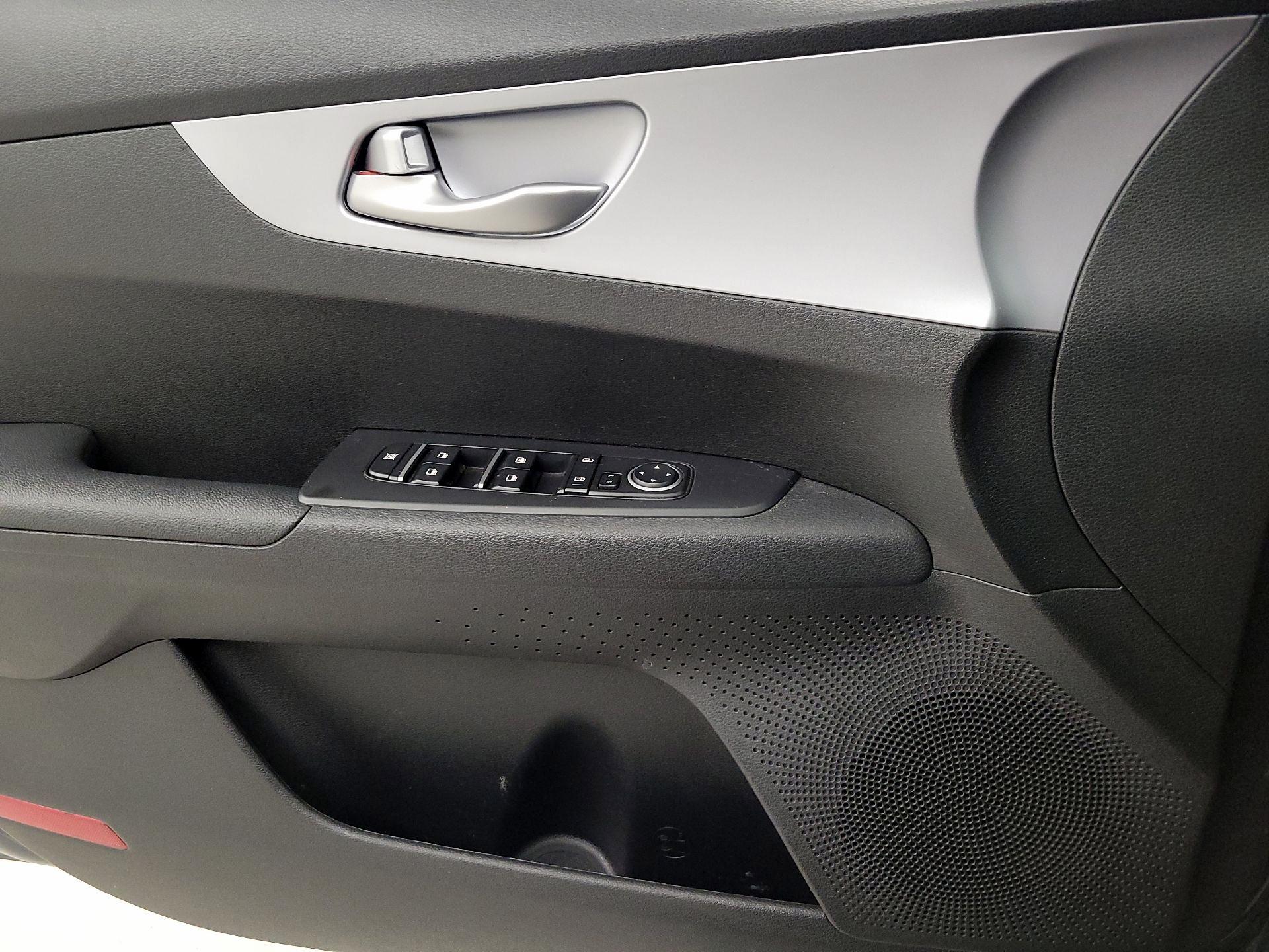 Thumbnail: 2023 Kia Forte - 12