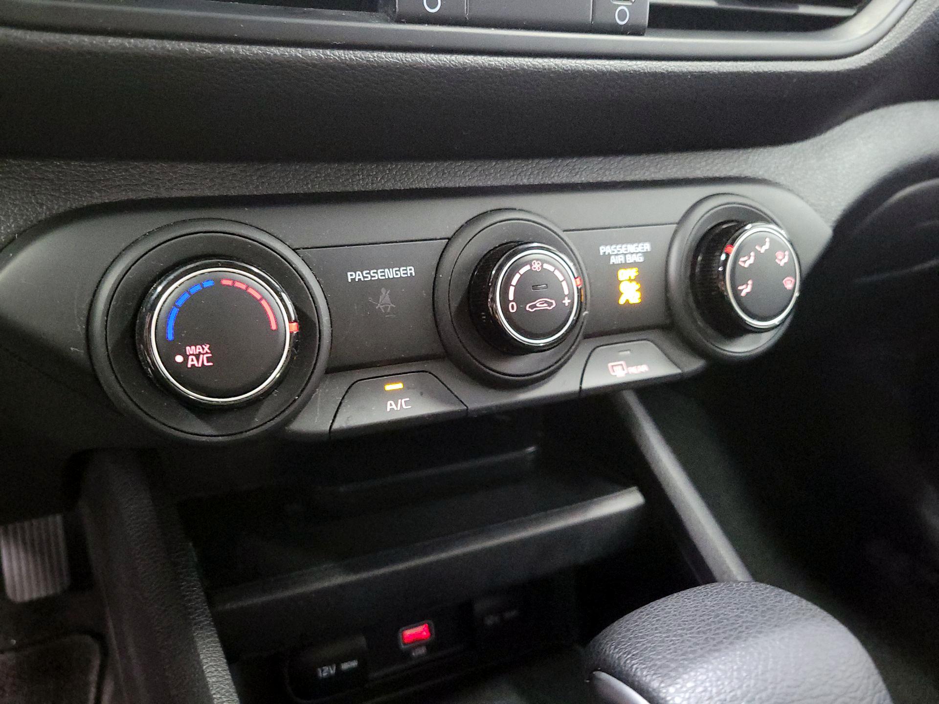 Thumbnail: 2023 Kia Forte - 16