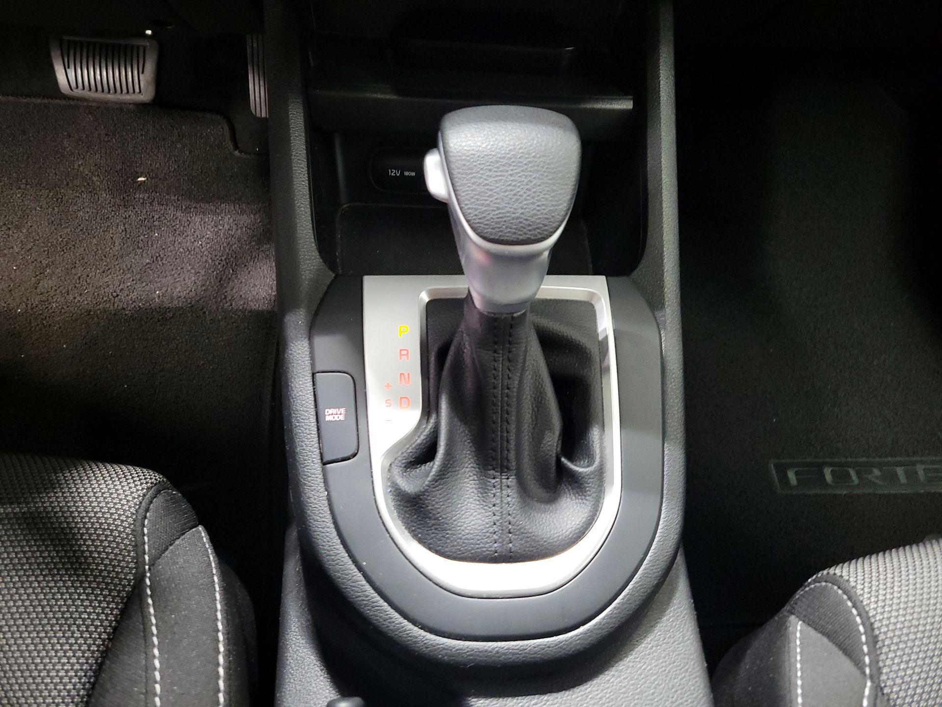 Thumbnail: 2023 Kia Forte - 17