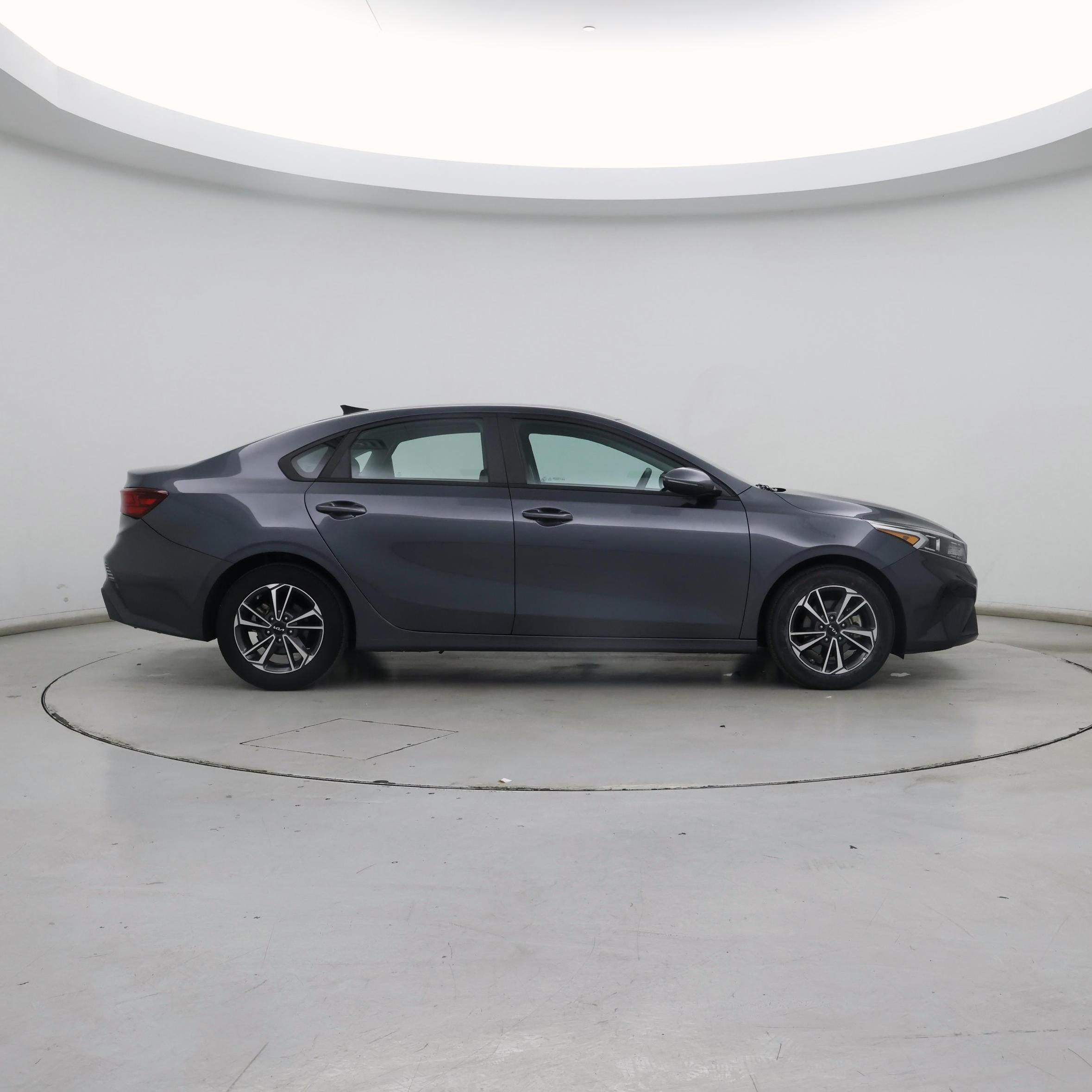 Thumbnail: 2023 Kia Forte - 7