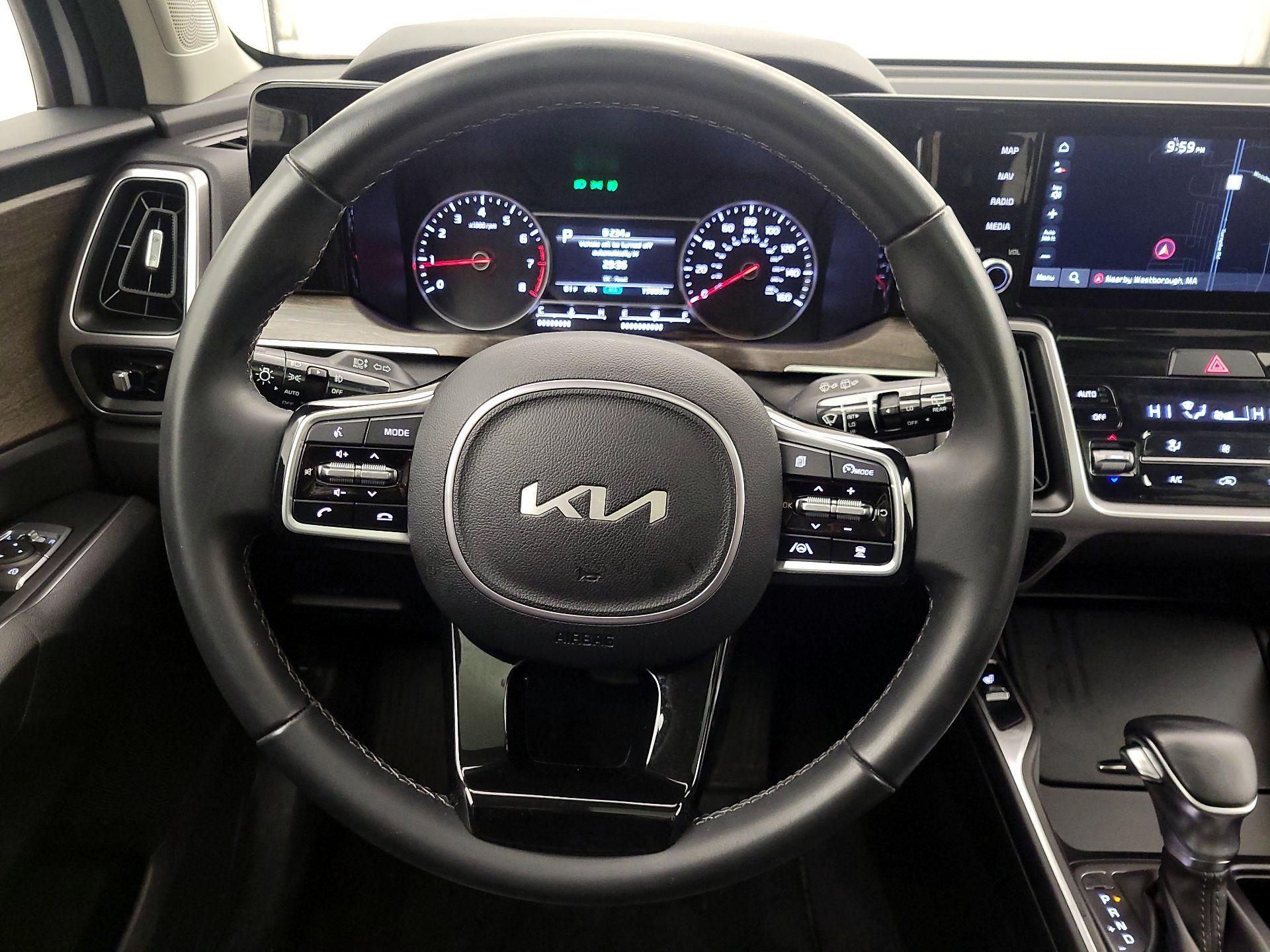 Thumbnail: 2023 Kia Sorento - 10