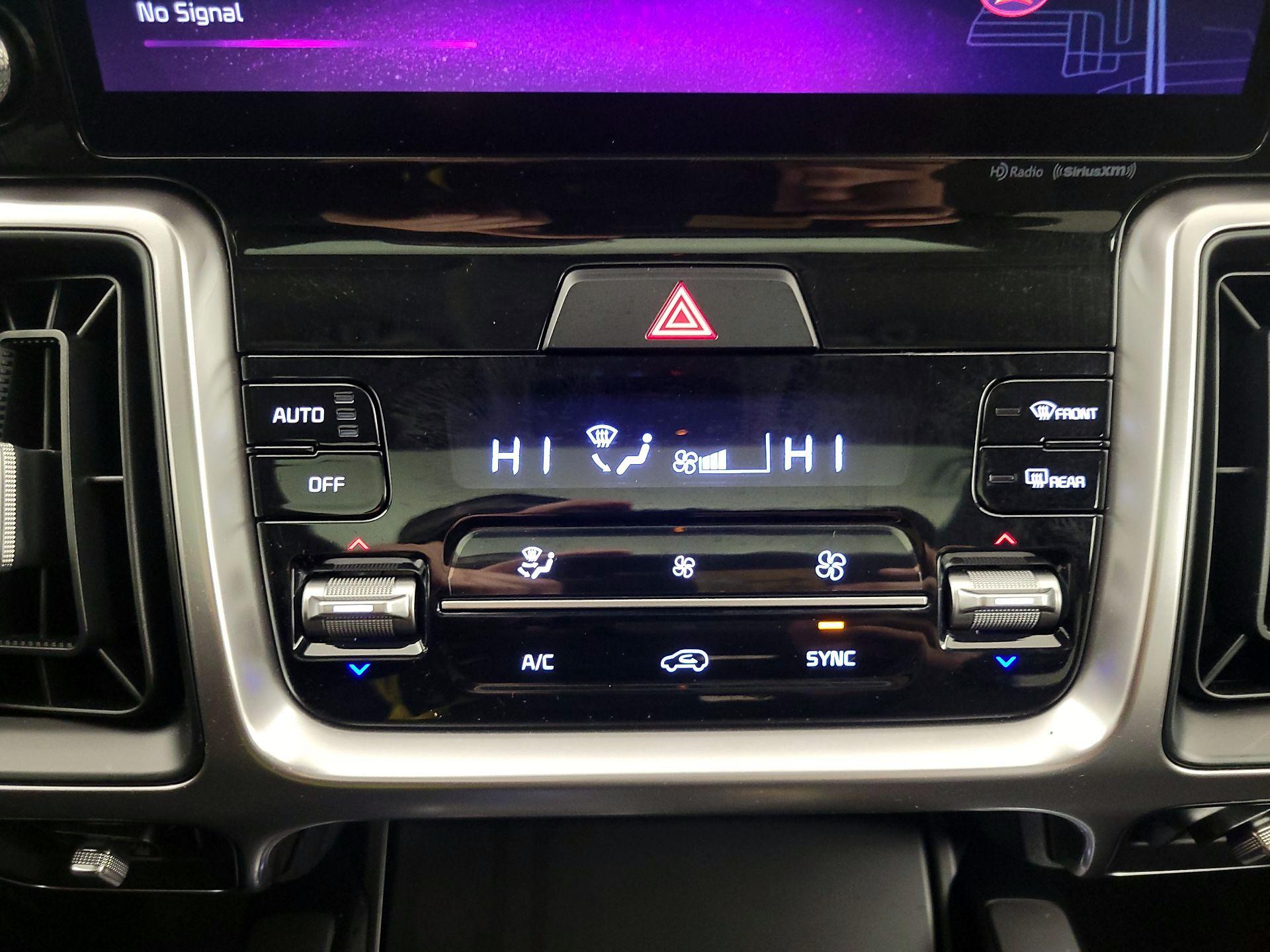 Thumbnail: 2023 Kia Sorento - 17