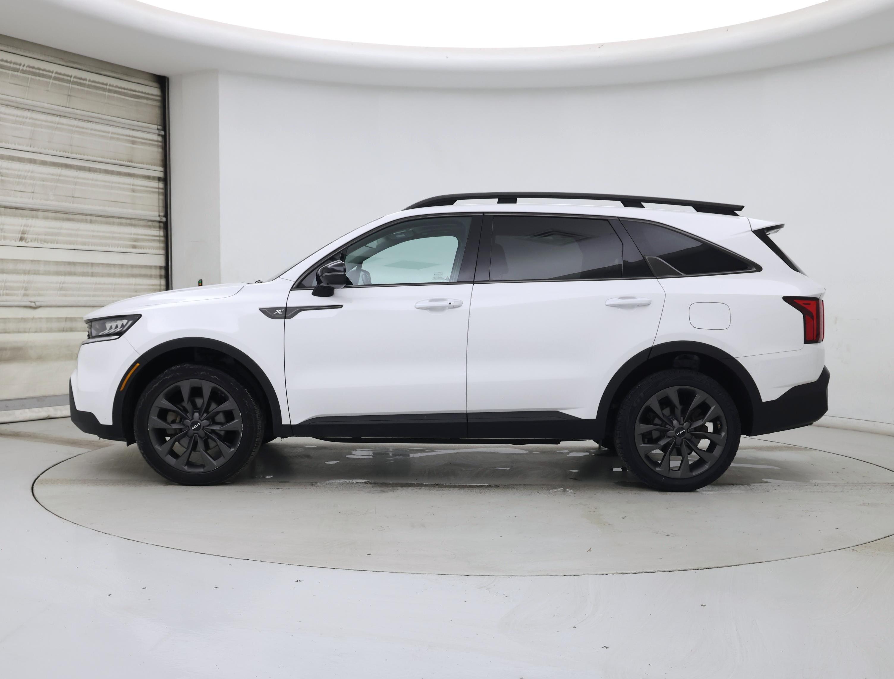 Thumbnail: 2023 Kia Sorento - 3