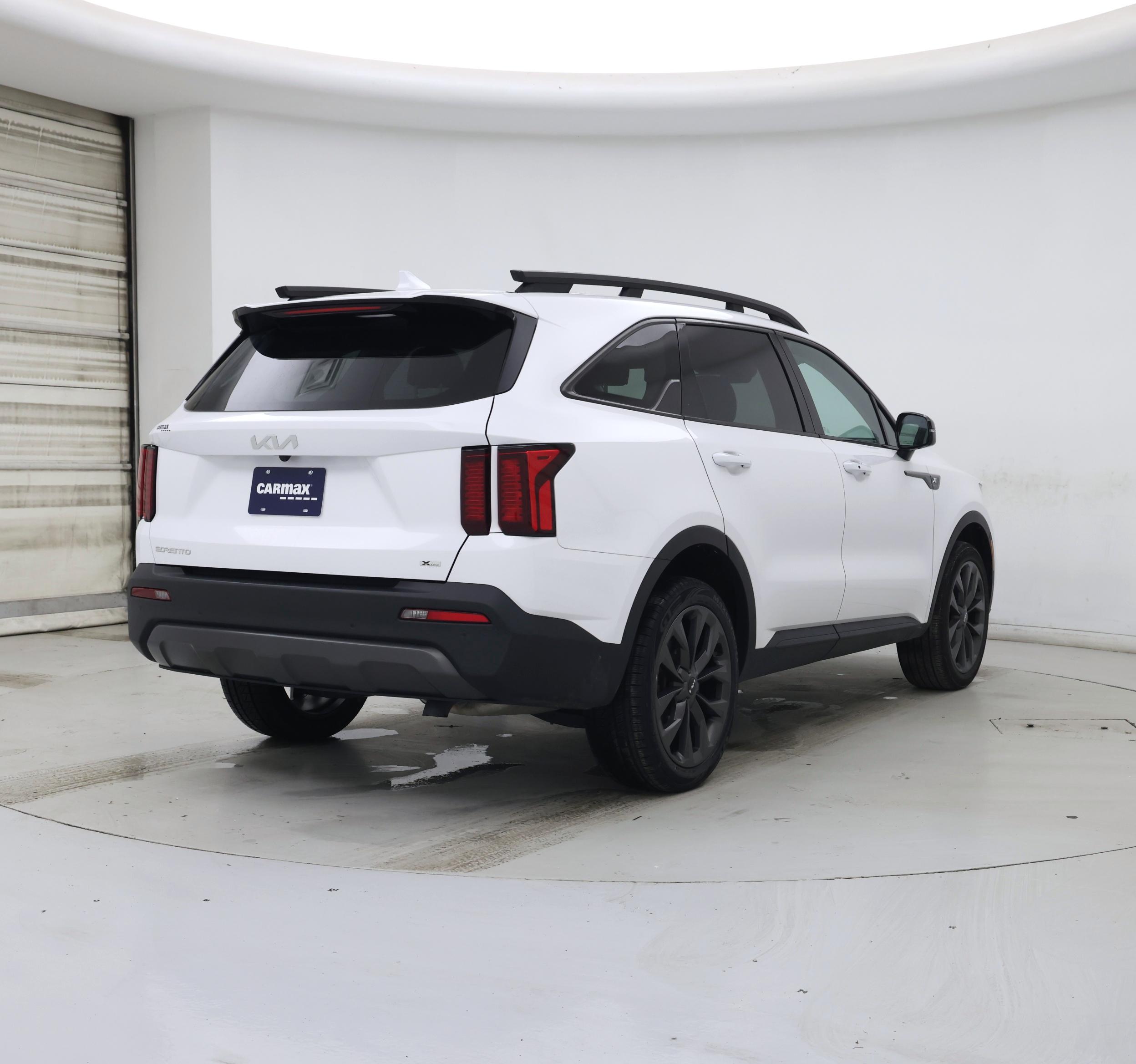 Thumbnail: 2023 Kia Sorento - 8