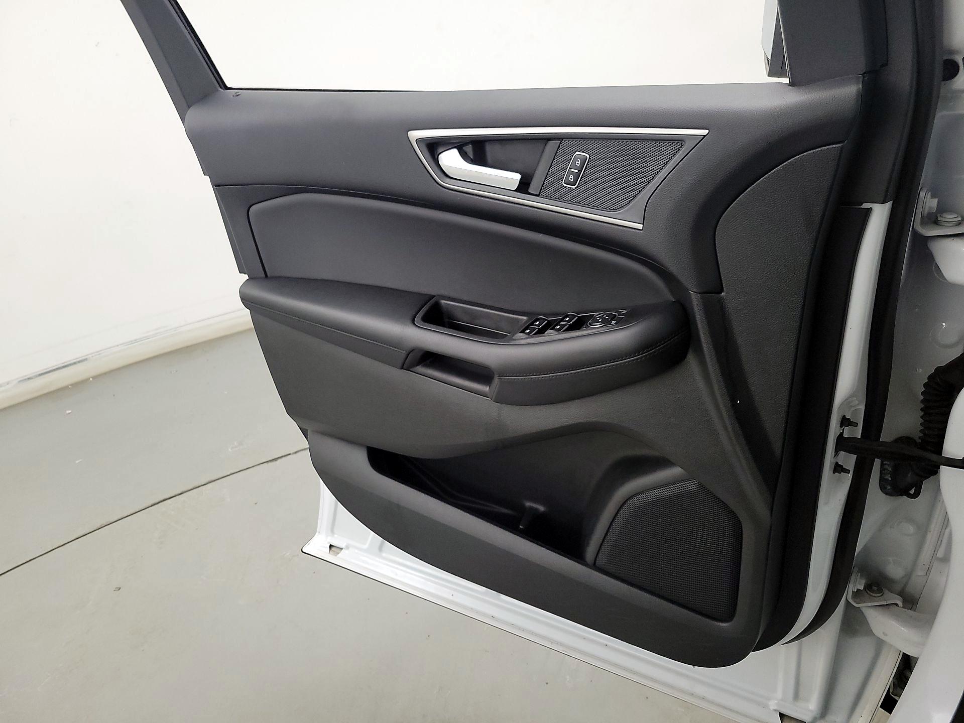 Thumbnail: 2022 Ford Edge - 12