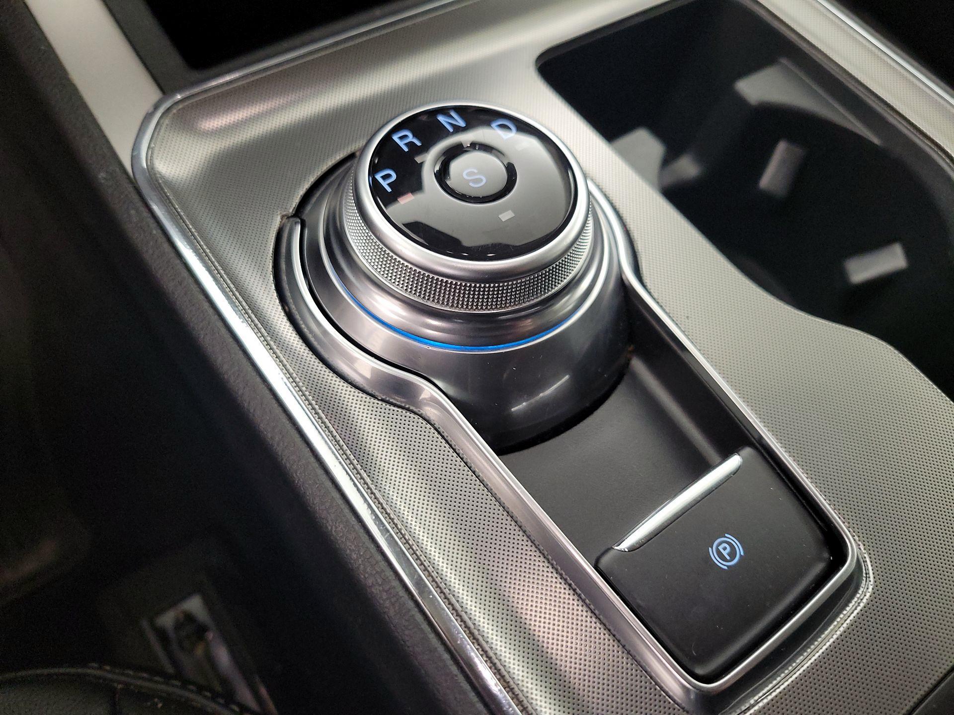 Thumbnail: 2022 Ford Edge - 17