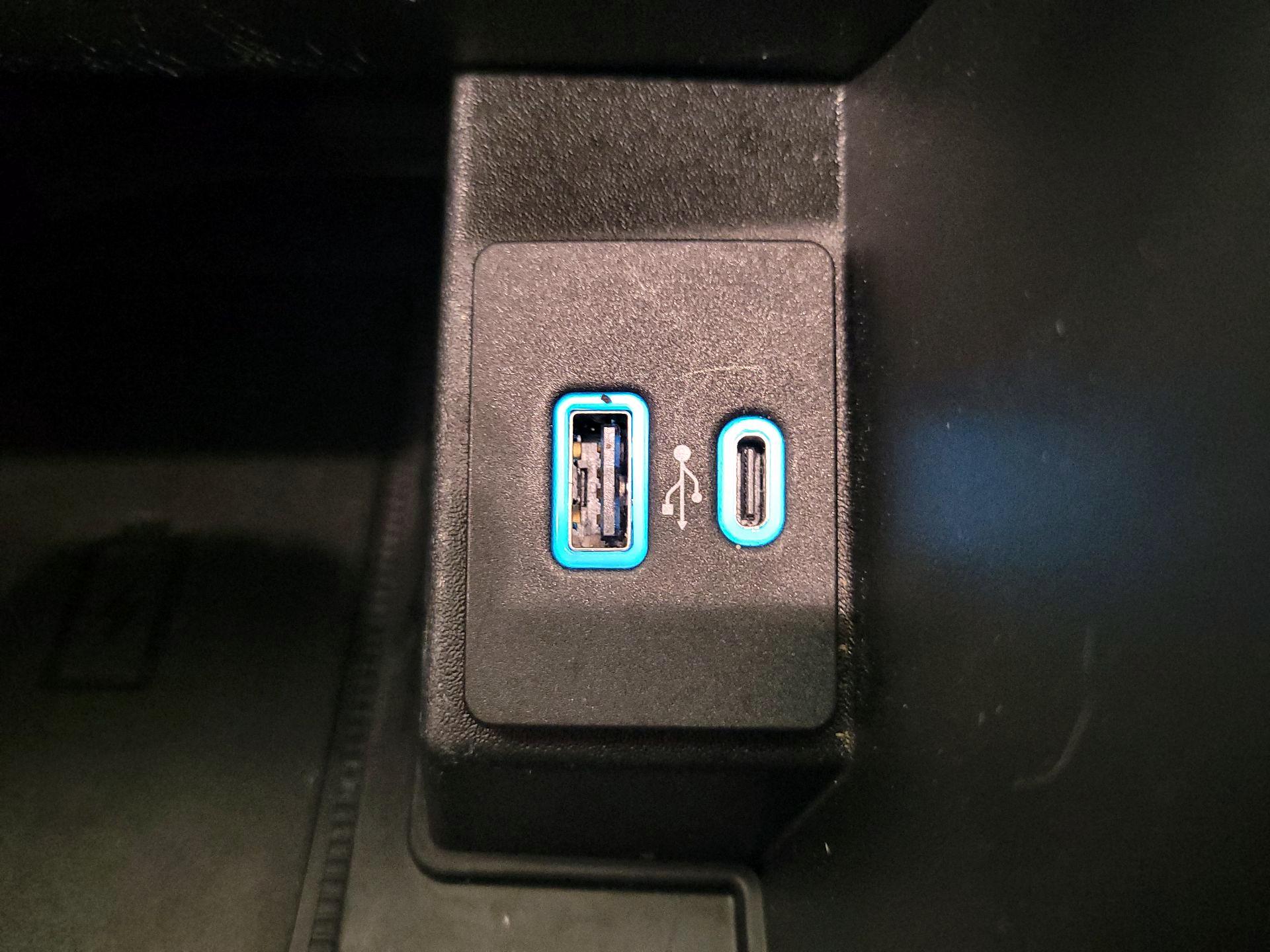 Thumbnail: 2022 Ford Edge - 18