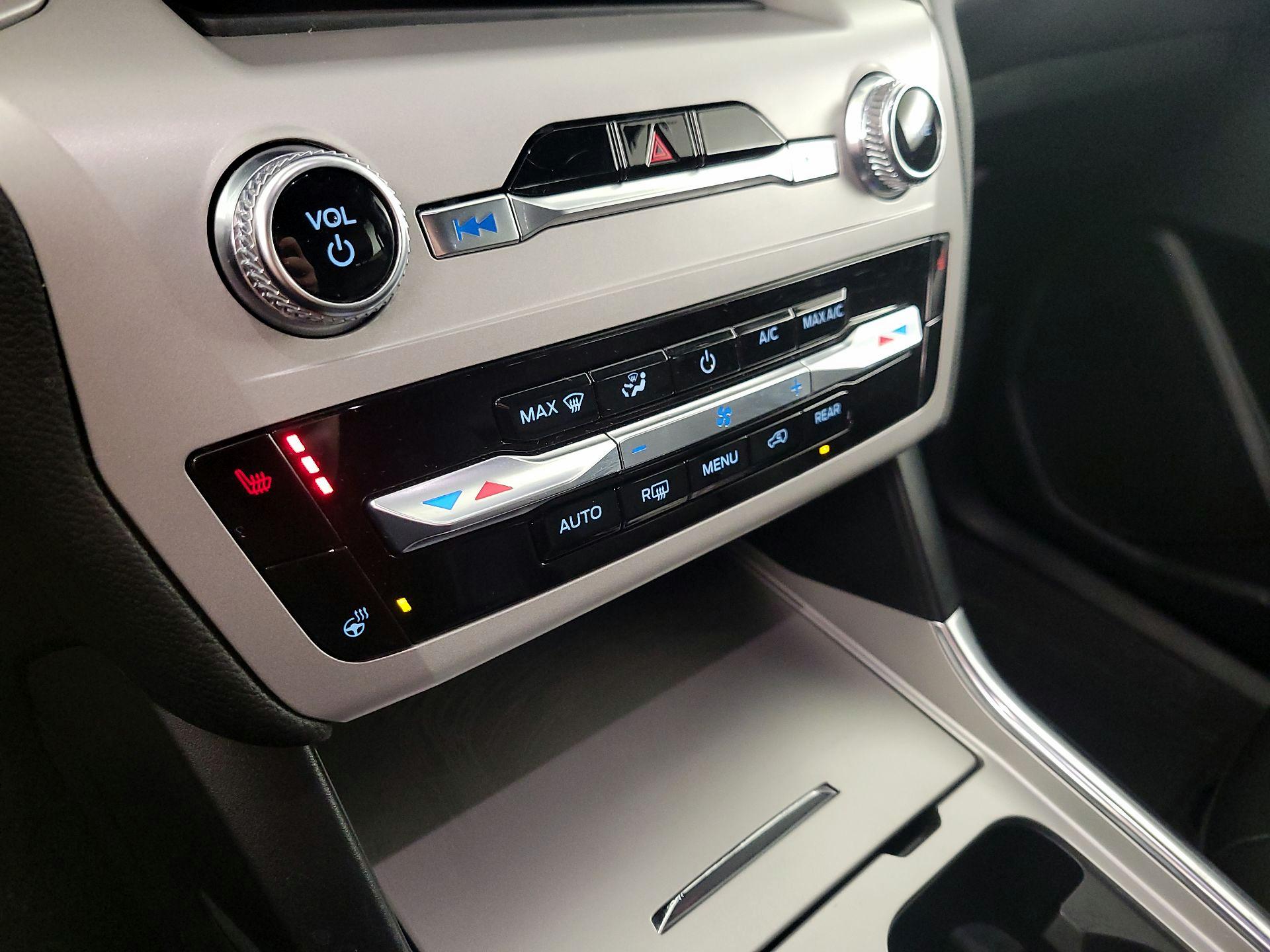 Thumbnail: 2023 Ford Explorer - 17