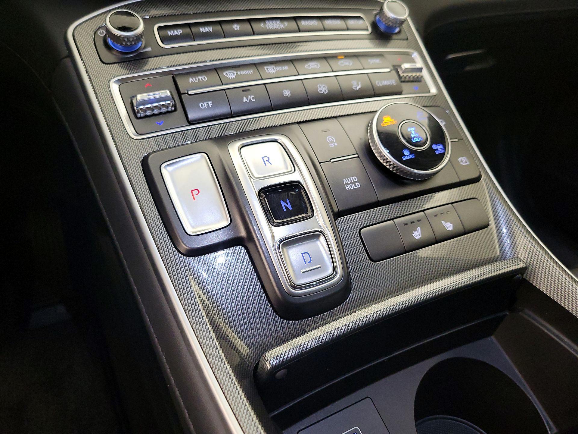 Thumbnail: 2022 Hyundai Santa Fe - 17