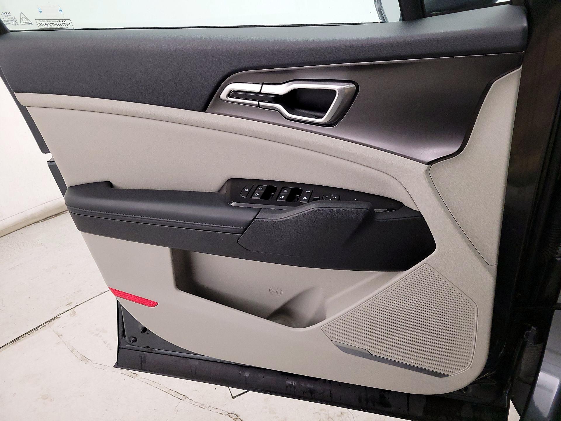 Thumbnail: 2023 Kia Sportage - 12