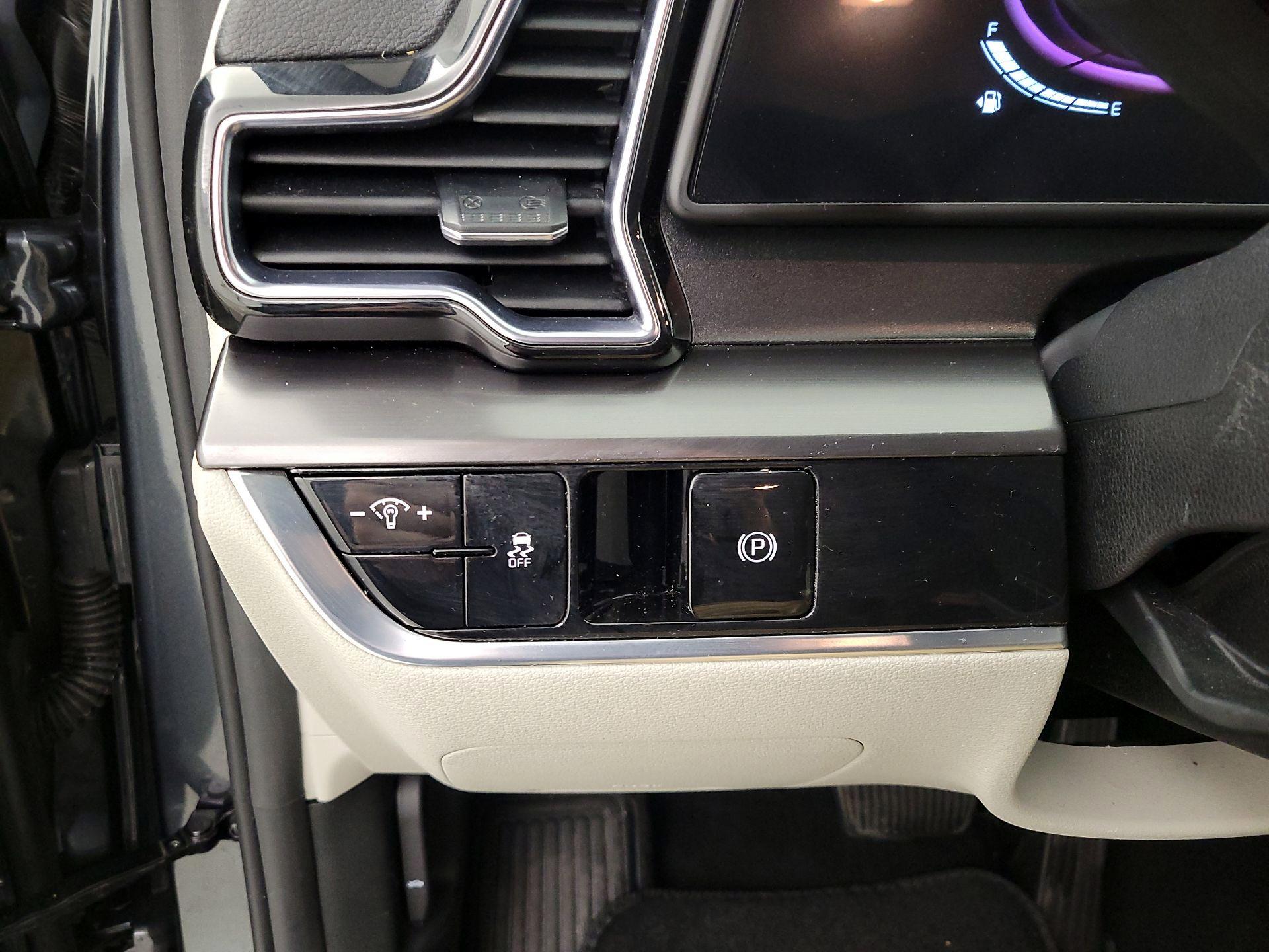 Thumbnail: 2023 Kia Sportage - 13