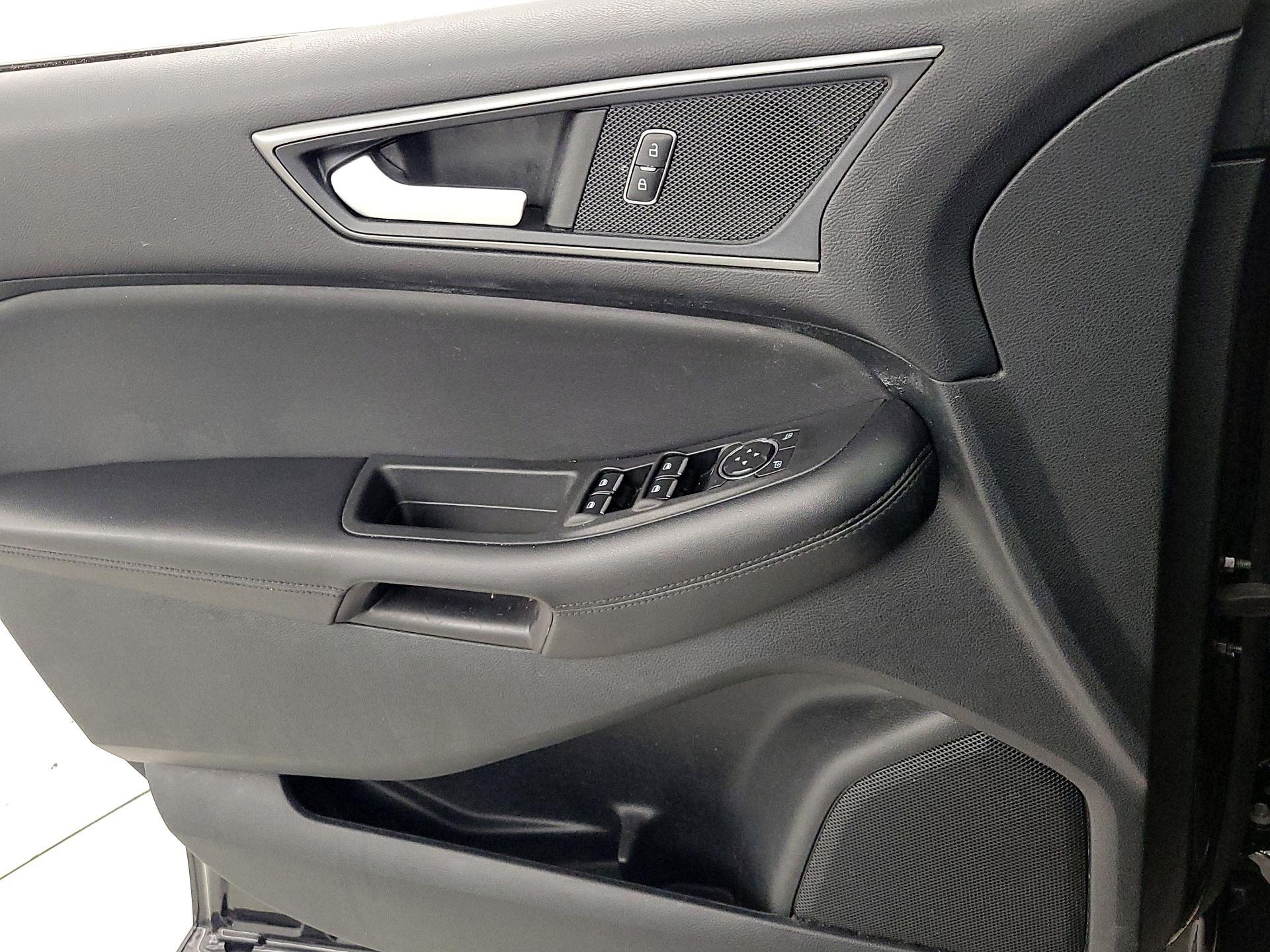 Thumbnail: 2022 Ford Edge - 12