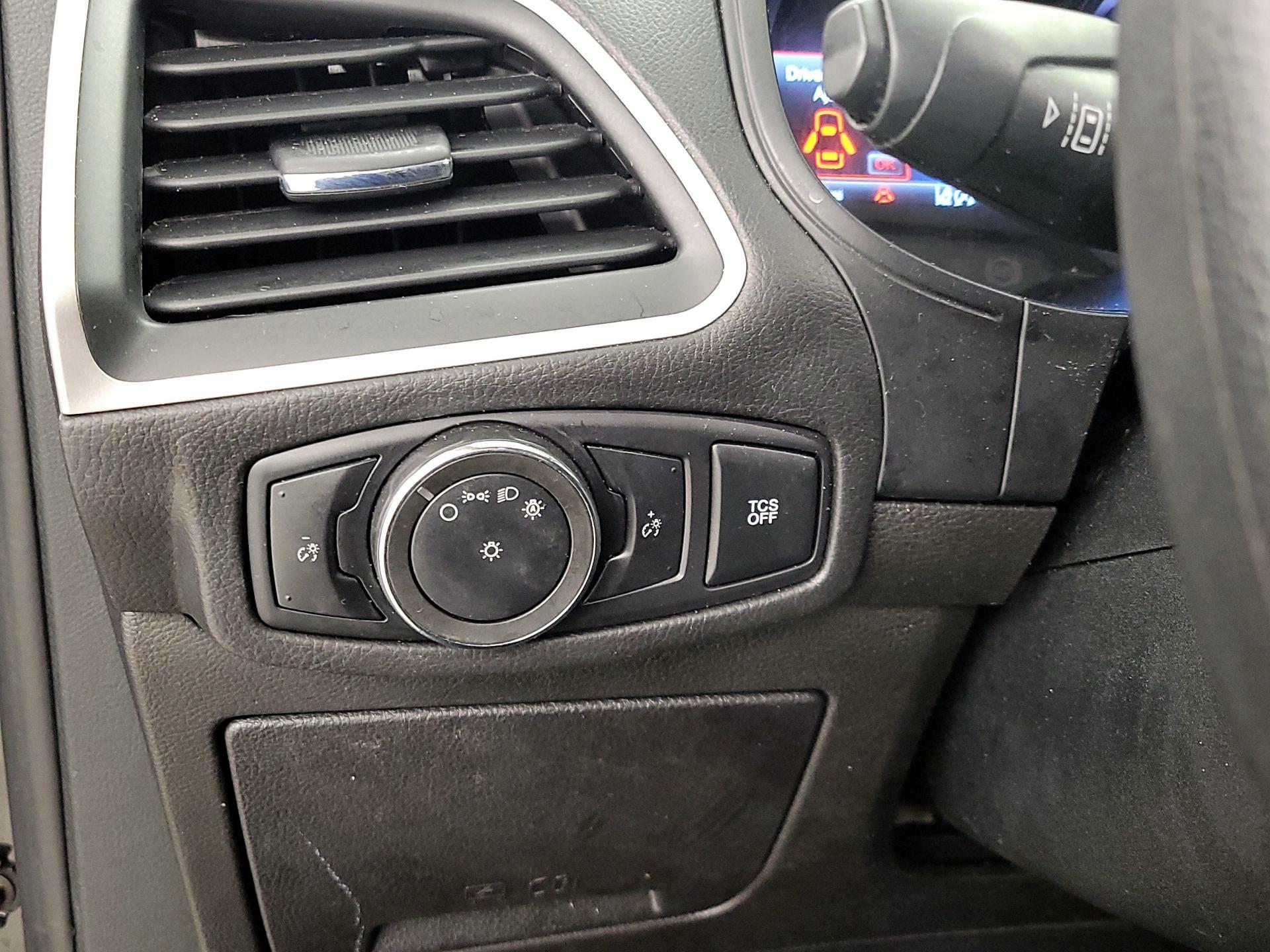 Thumbnail: 2022 Ford Edge - 13