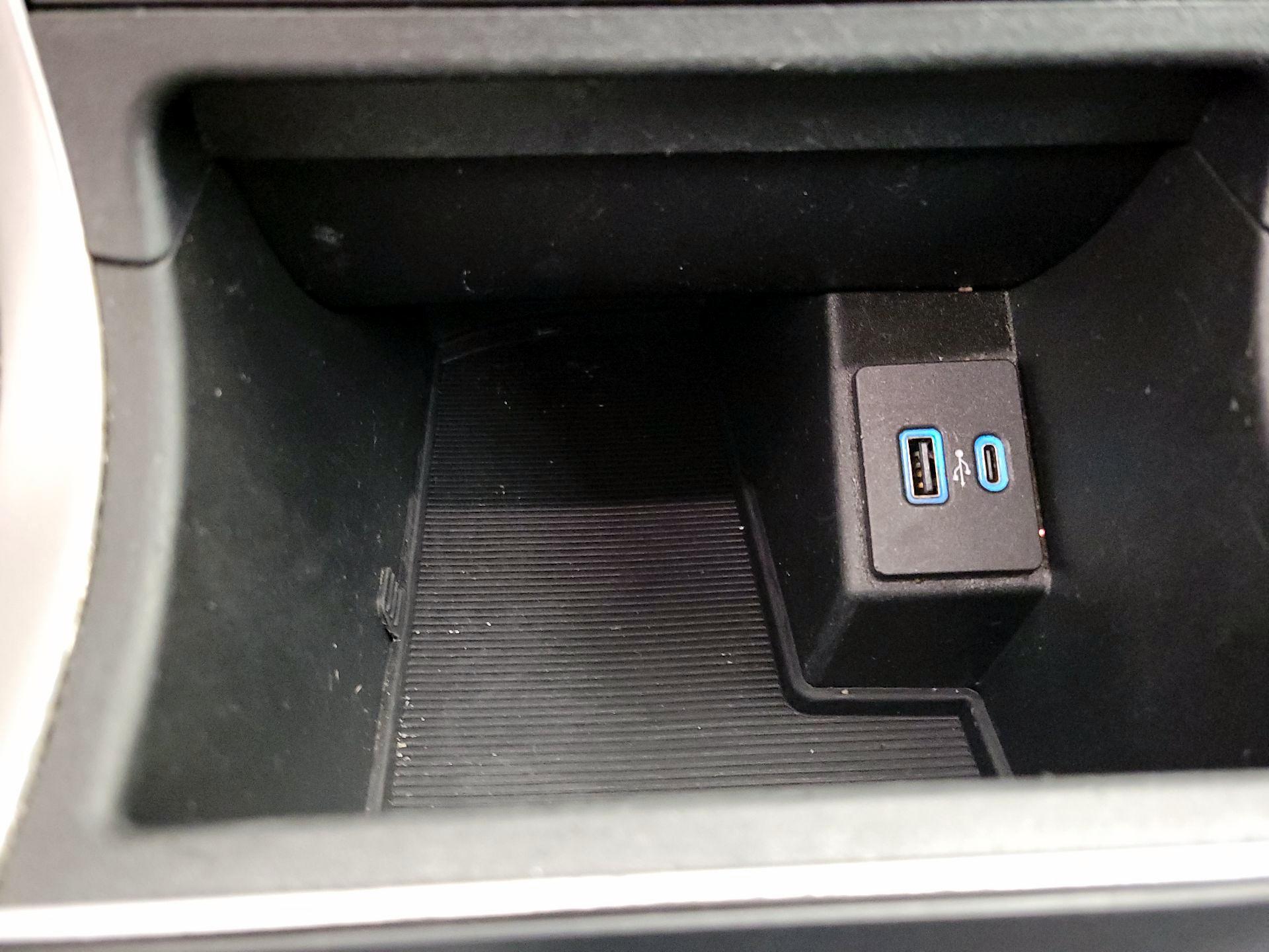 Thumbnail: 2022 Ford Edge - 19