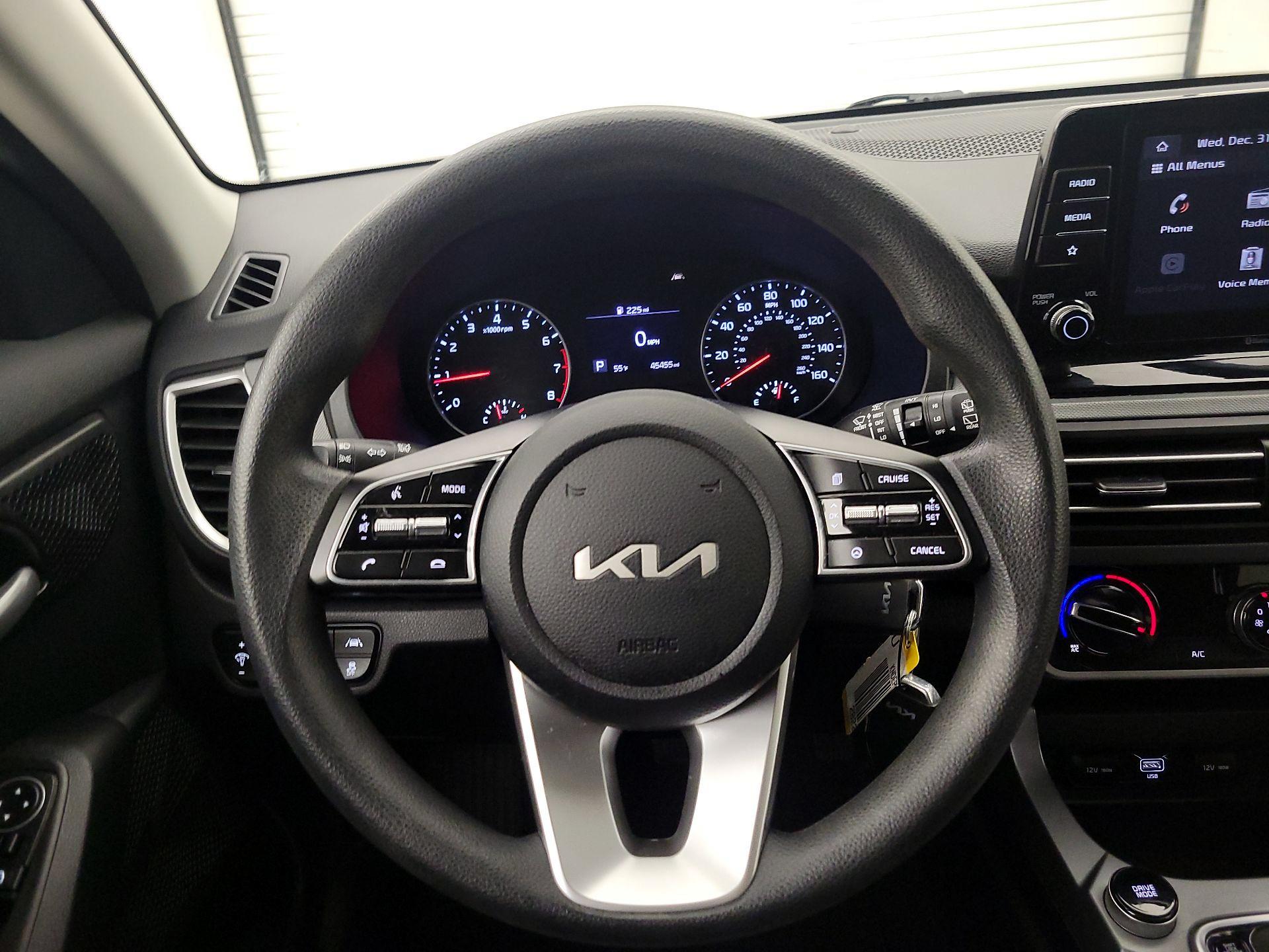 Thumbnail: 2023 Kia Seltos - 10