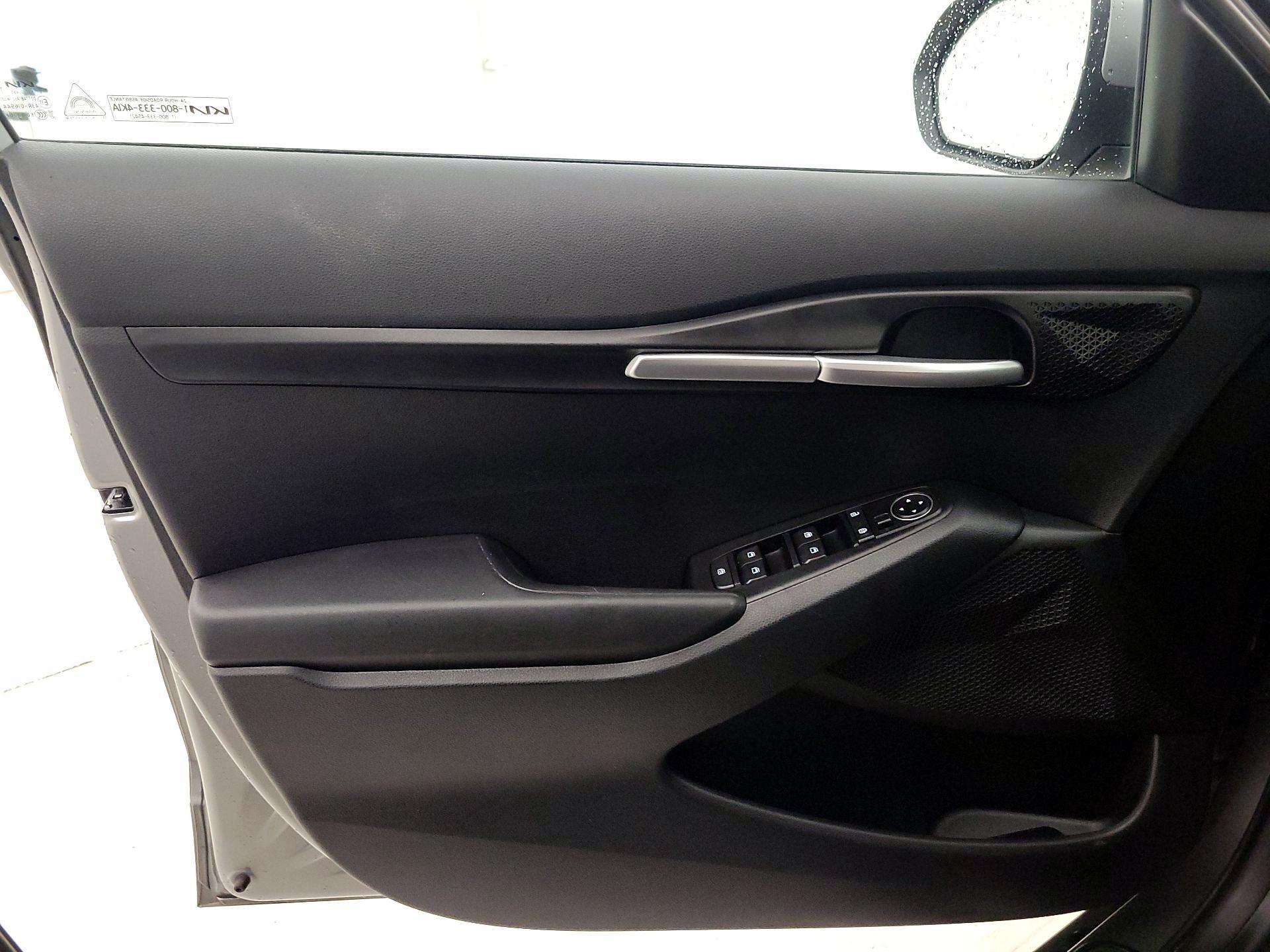 Thumbnail: 2023 Kia Seltos - 12