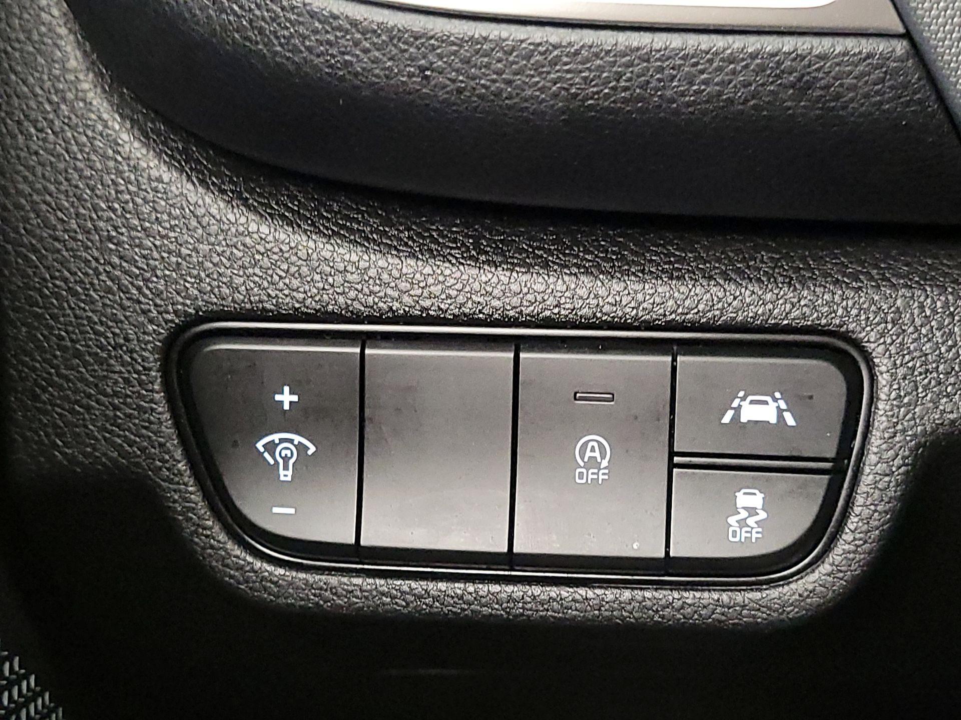 Thumbnail: 2023 Kia Seltos - 13