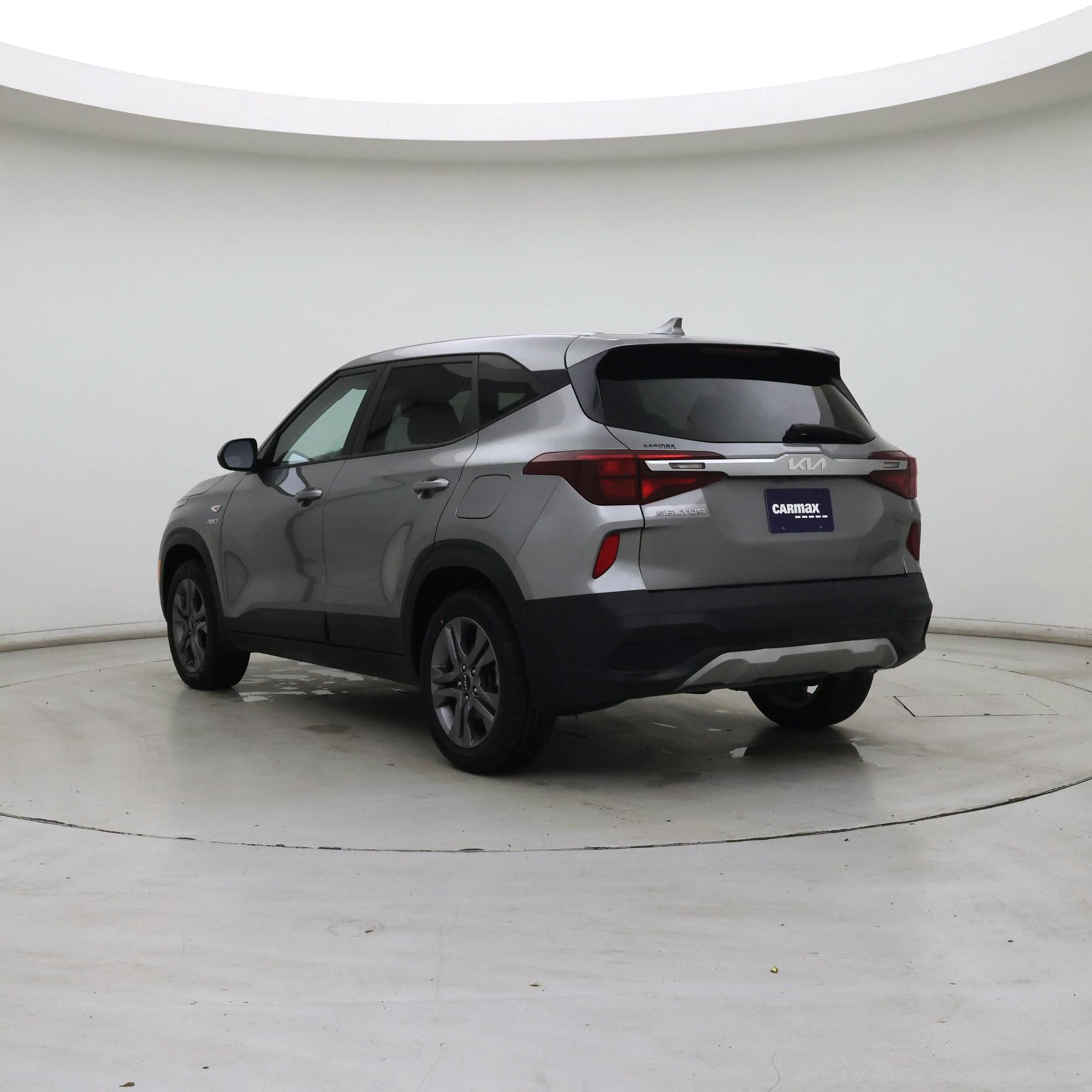 Thumbnail: 2023 Kia Seltos - 2