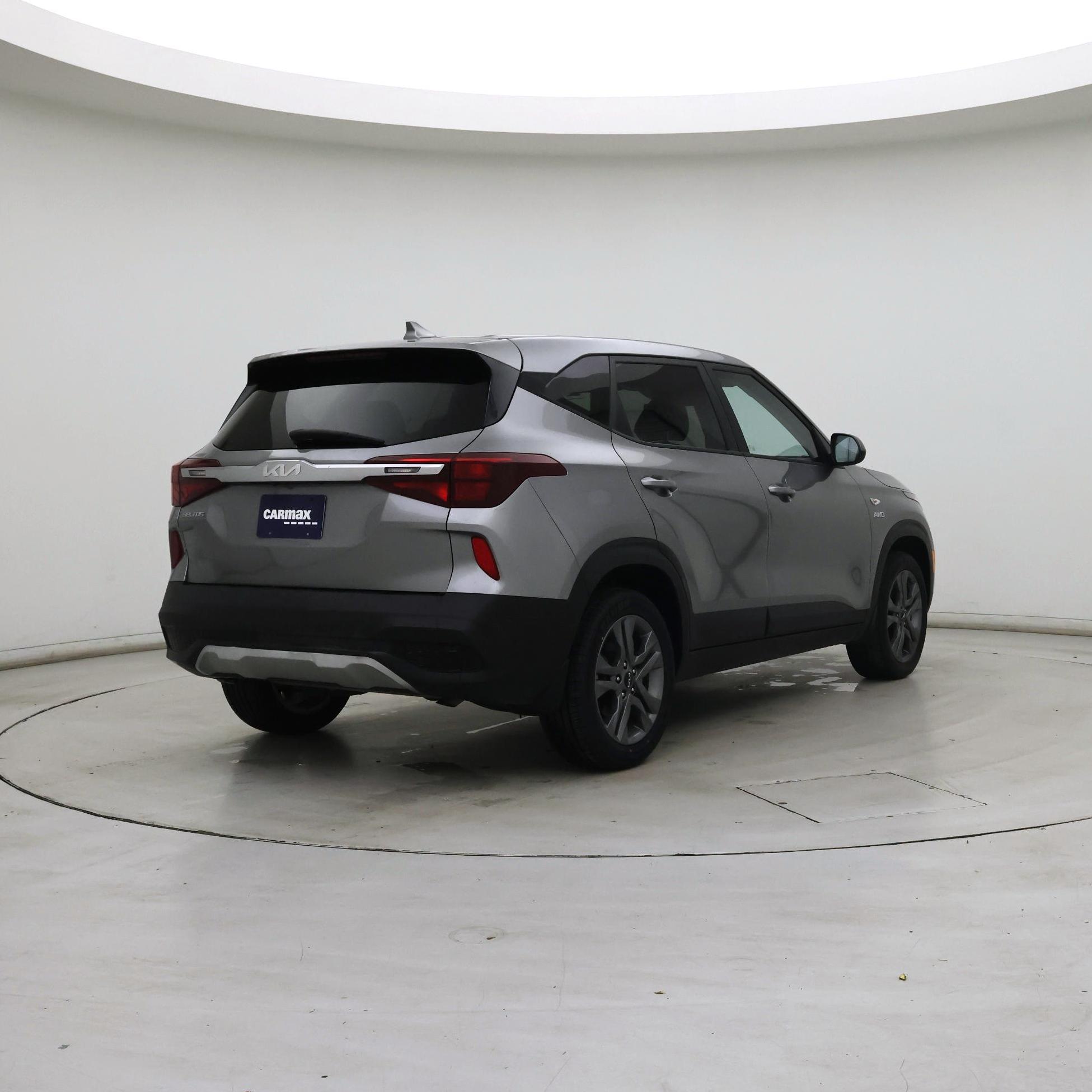 Thumbnail: 2023 Kia Seltos - 8