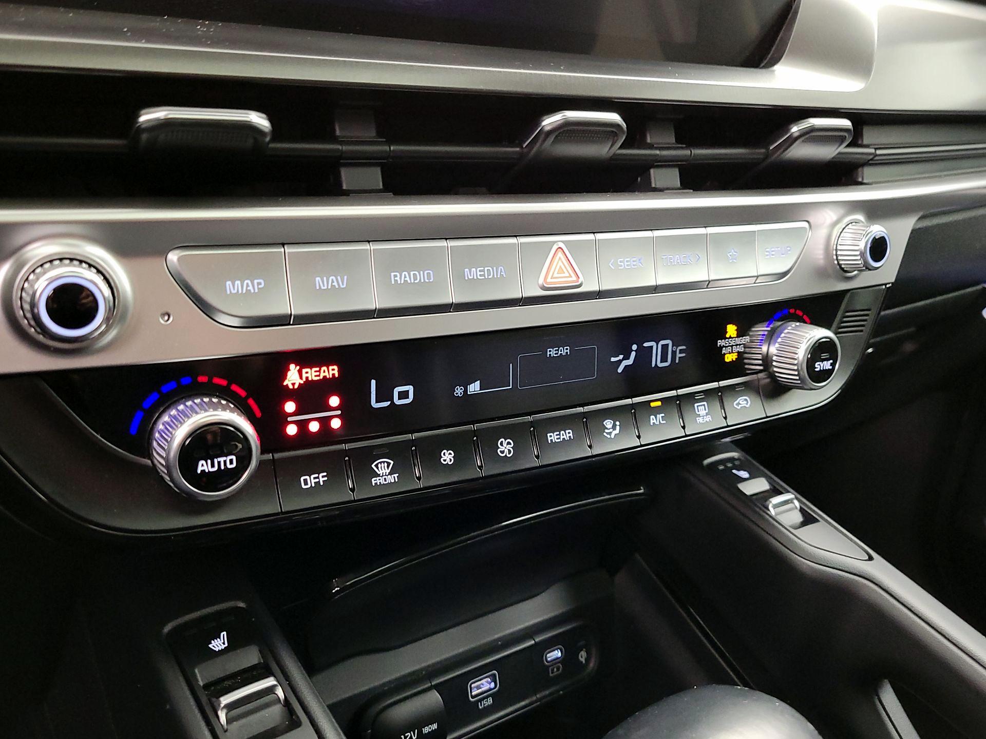 Thumbnail: 2023 Kia Telluride - 17