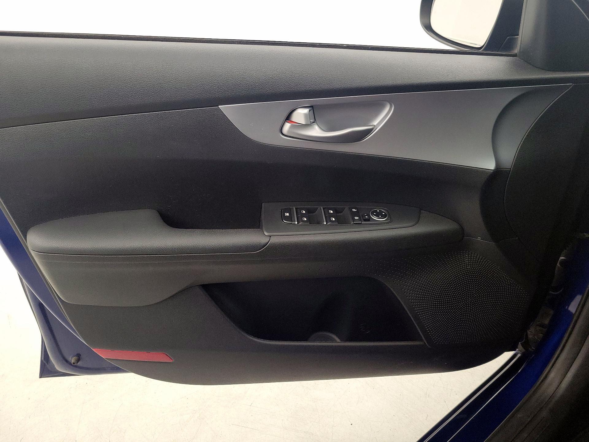 Thumbnail: 2023 Kia Forte - 12