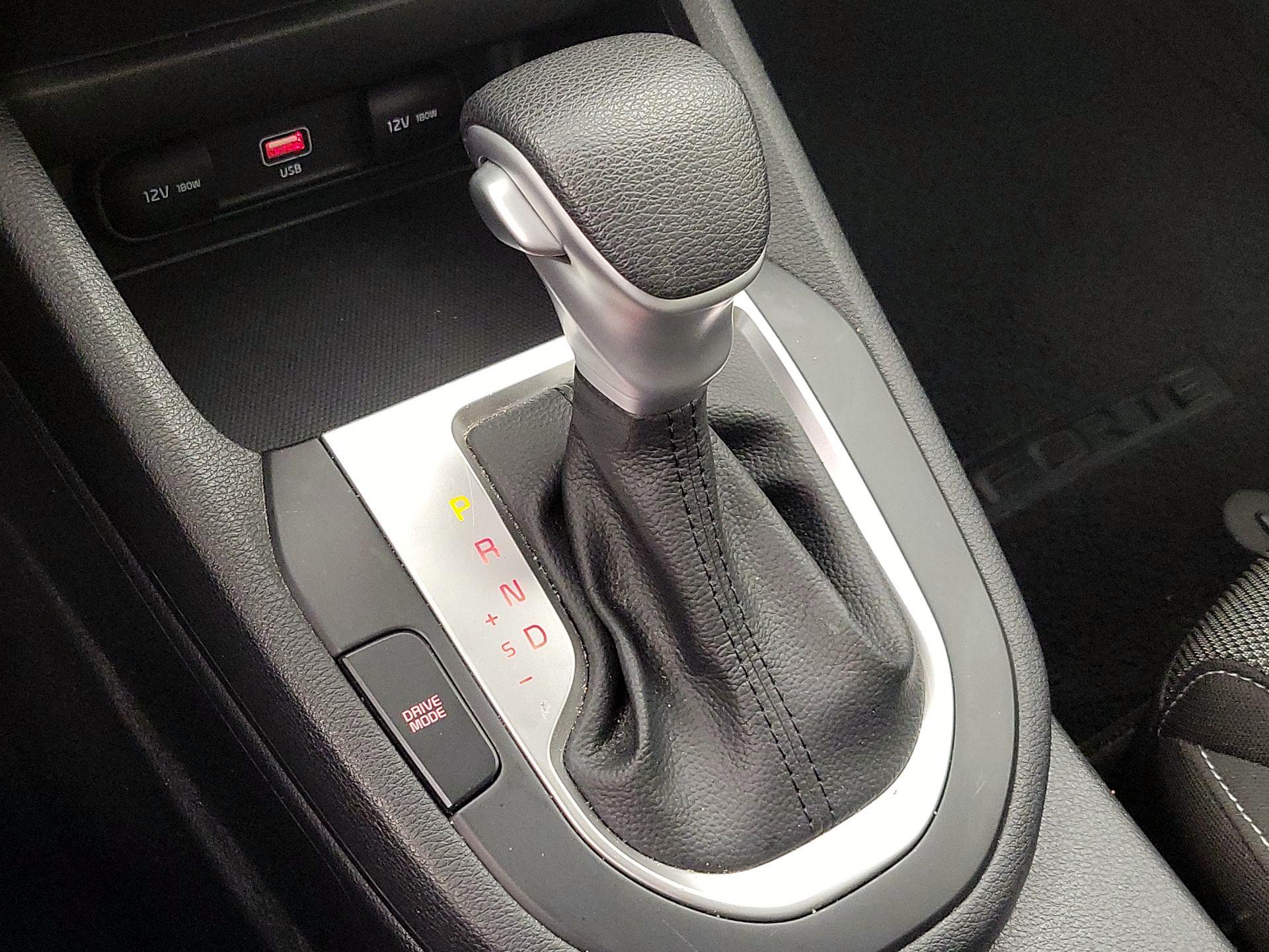 Thumbnail: 2023 Kia Forte - 17