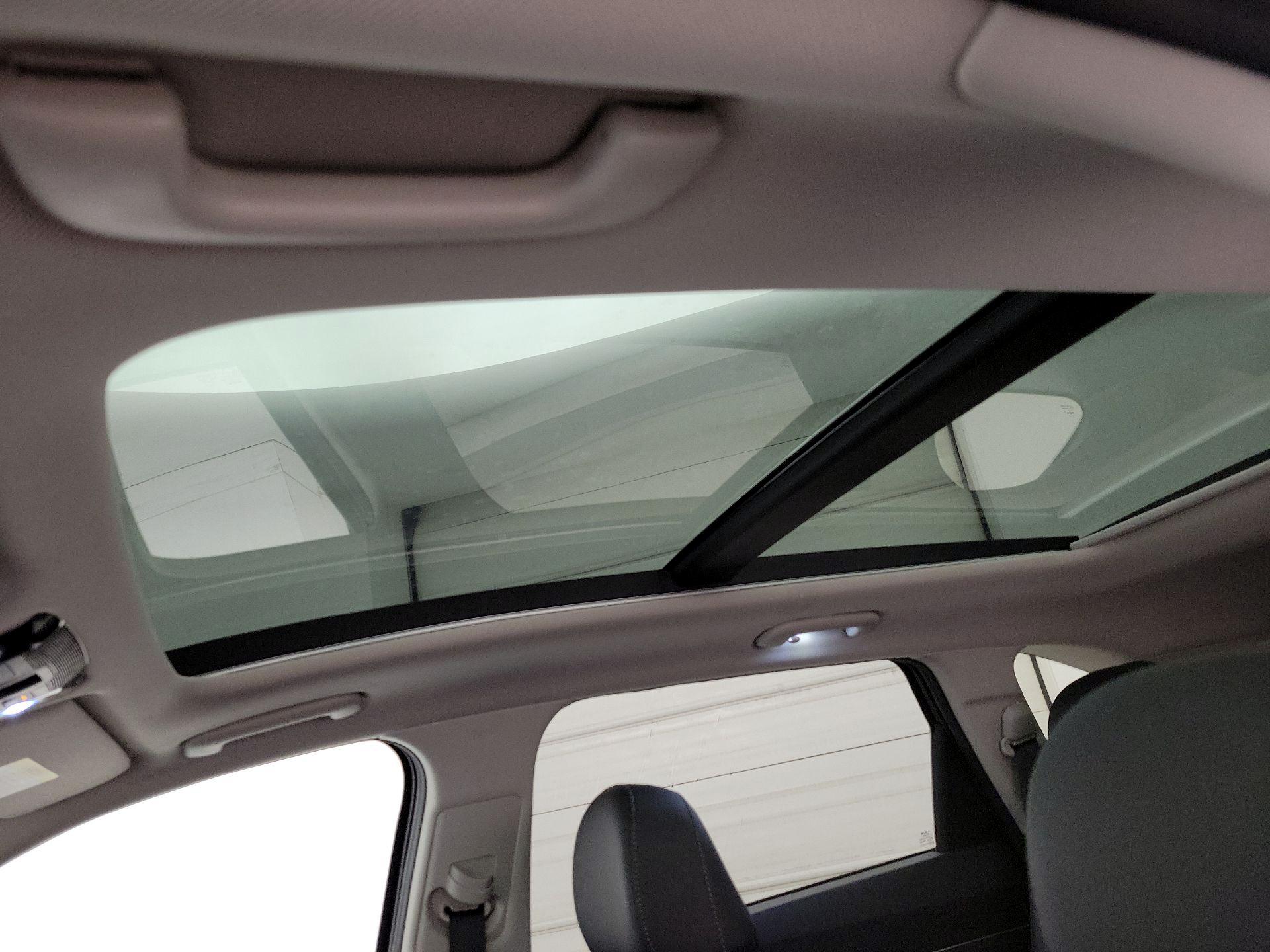 Thumbnail: 2023 Kia Sorento - 20