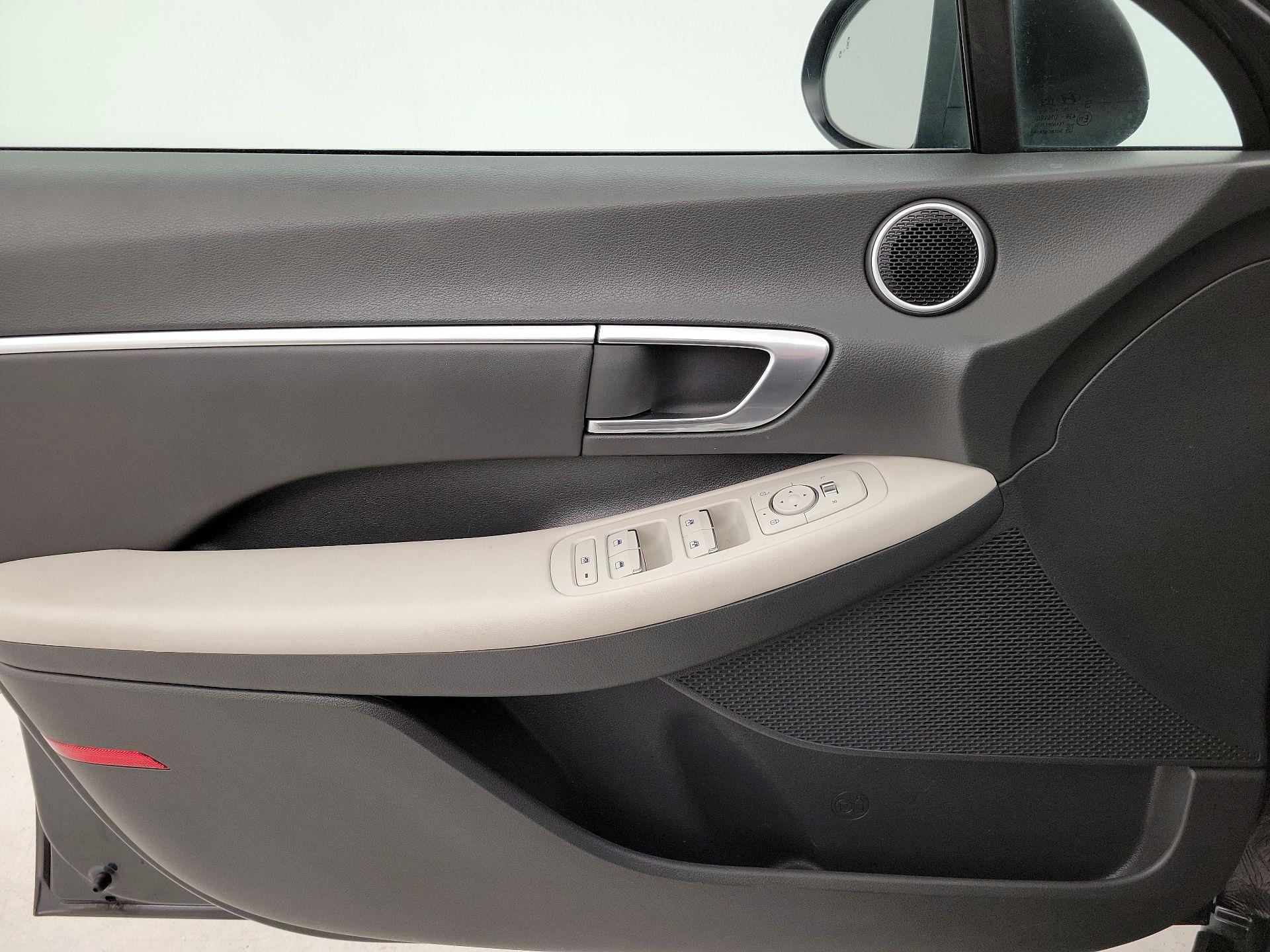 Thumbnail: 2023 Hyundai Sonata - 12