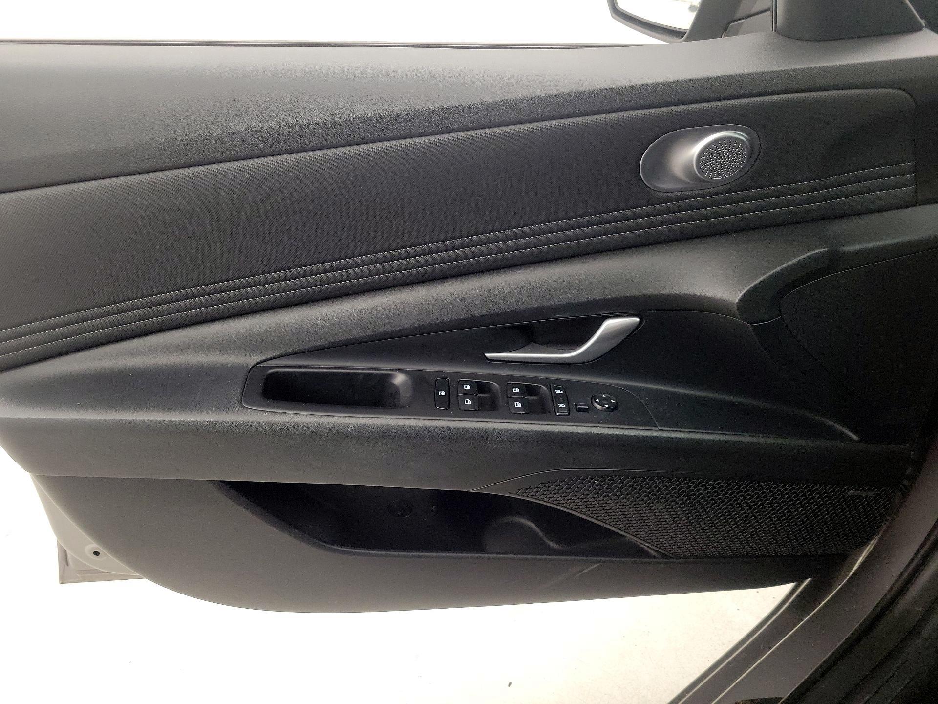 Thumbnail: 2023 Hyundai Elantra - 12