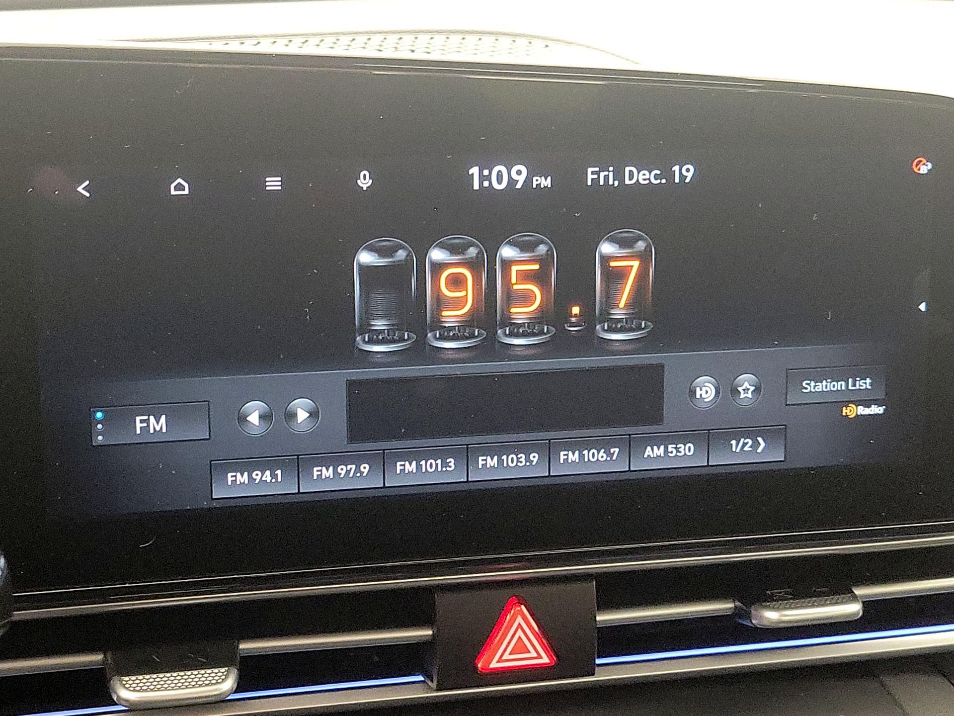 Thumbnail: 2023 Hyundai Elantra - 16