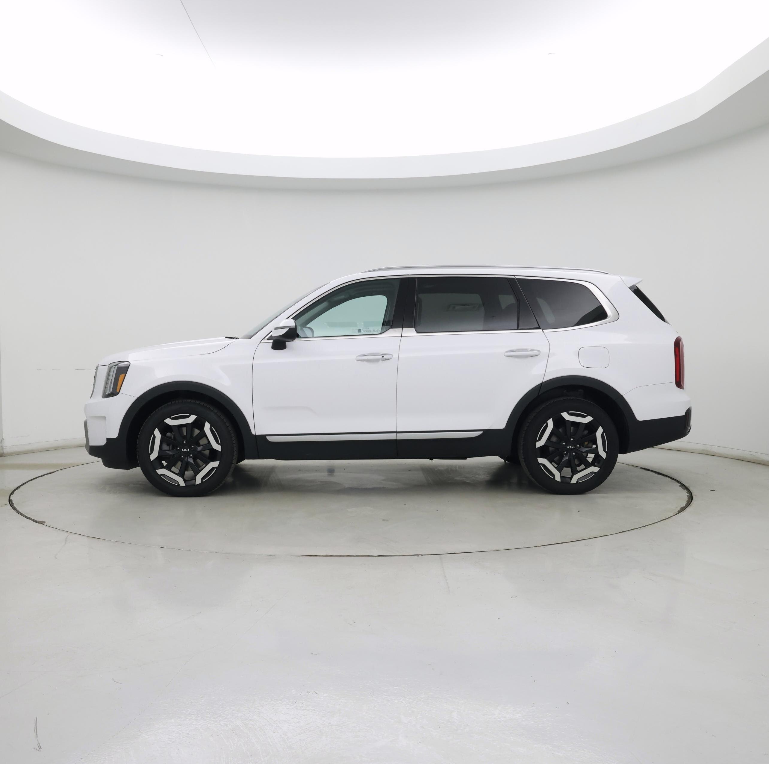 Thumbnail: 2023 Kia Telluride - 3
