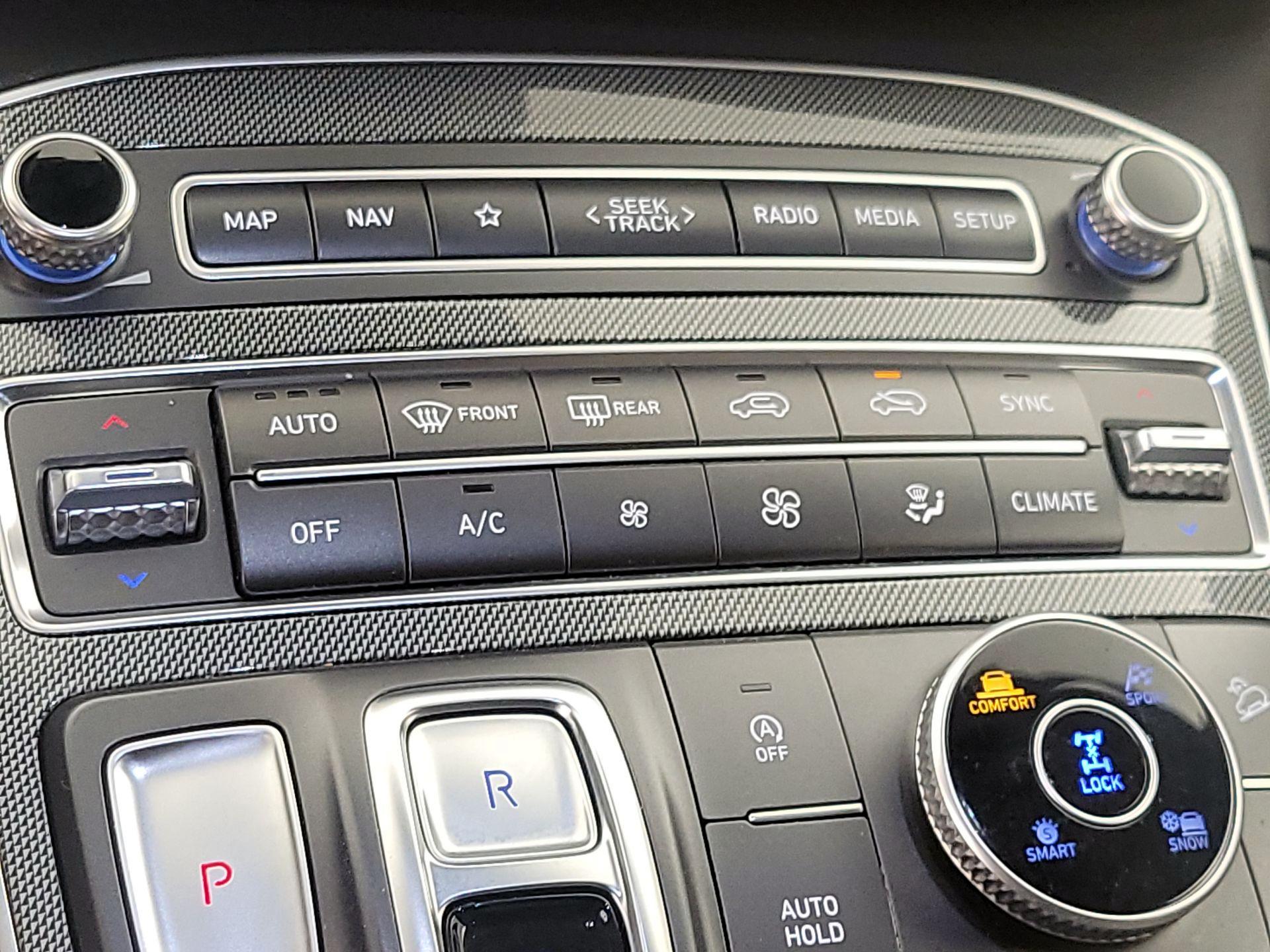 Thumbnail: 2023 Hyundai Santa Fe - 17