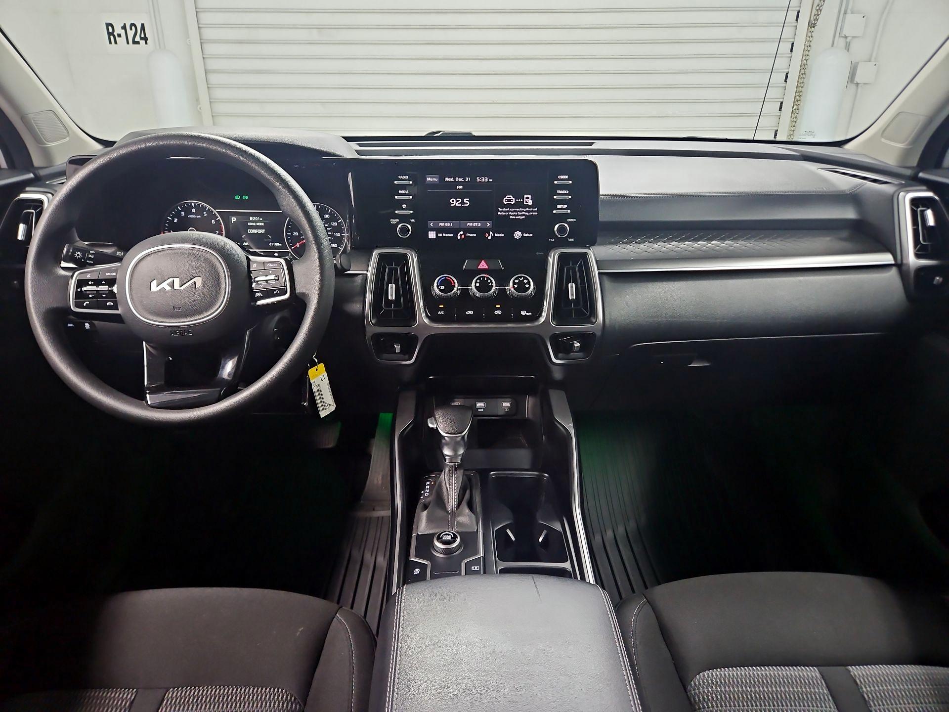 Thumbnail: 2023 Kia Sorento - 9